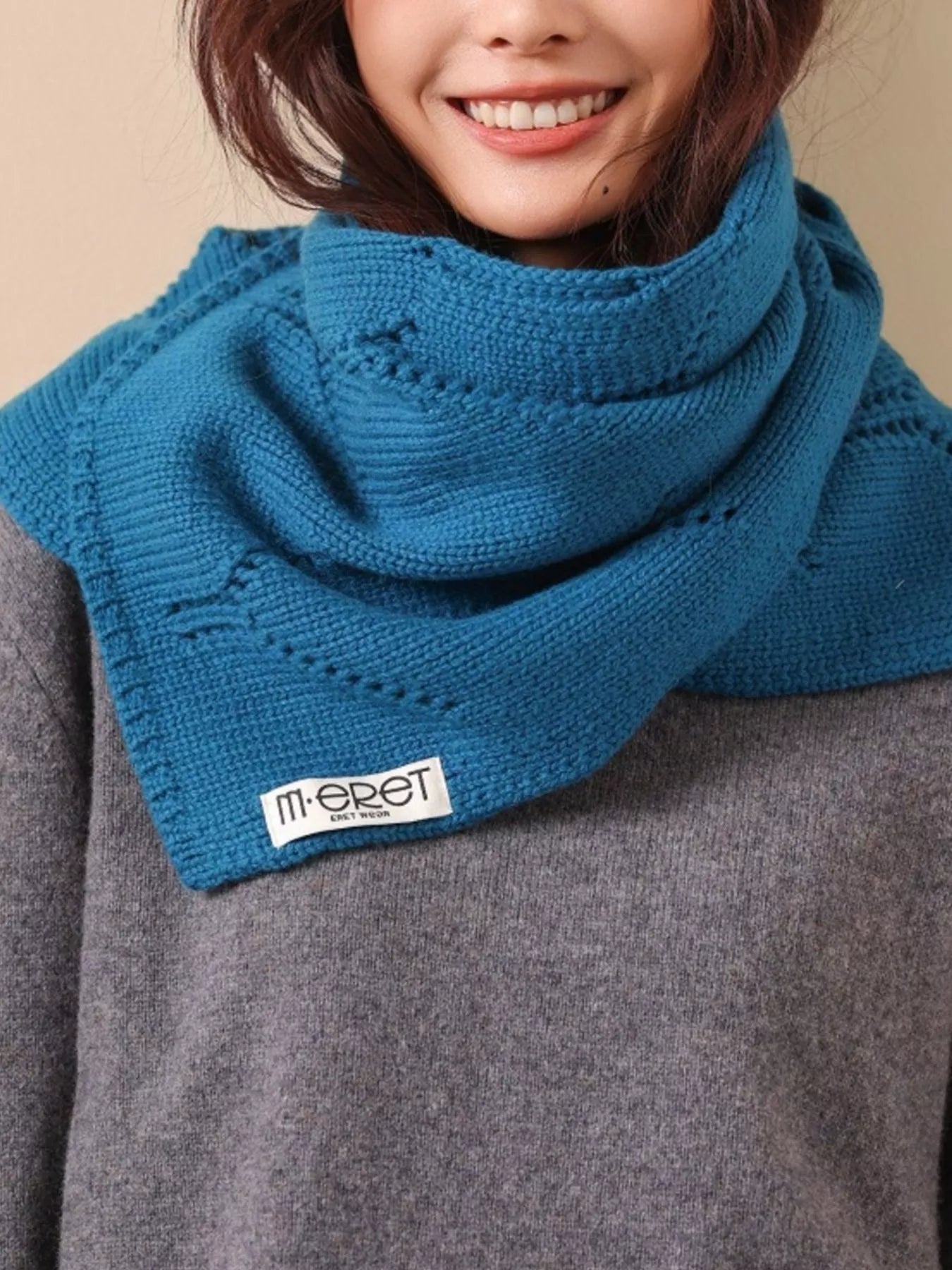 100% Wool Openwork Scarf Secondary image