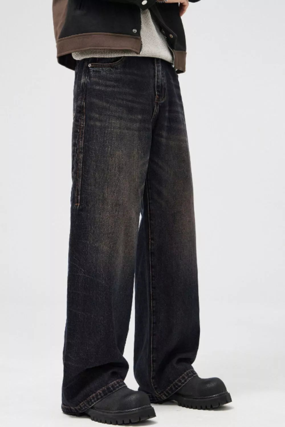 Men's Vintage Wash Wide Leg Jeans Secondary image