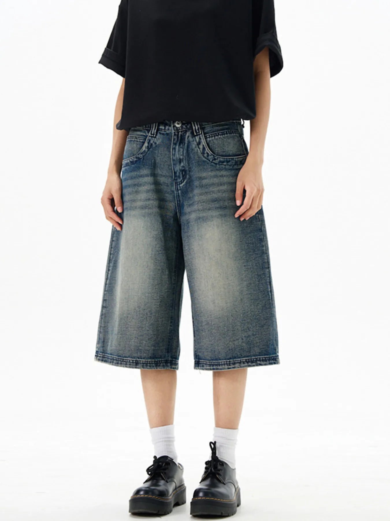 Men's Wash Wide-Leg Denim Shorts Secondary image