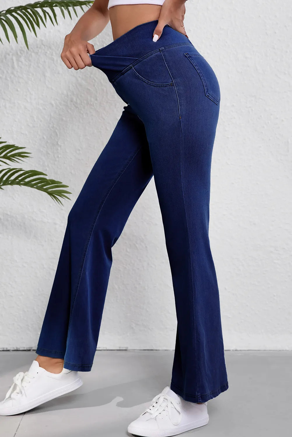 Asymmetric Waist Flare Jeans Secondary image