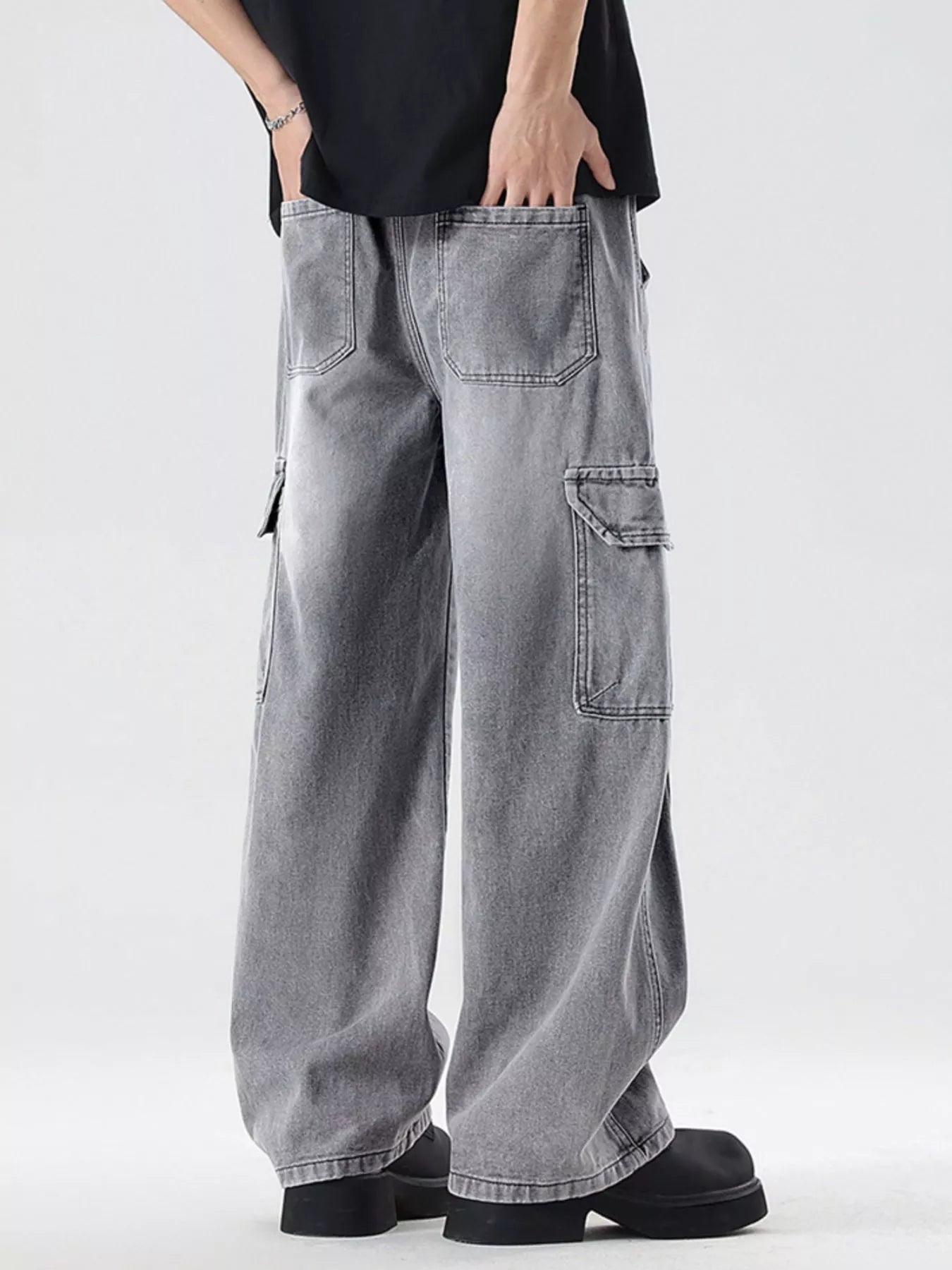 Men's Plus Size Wash Wide Leg Cargo Jeans Secondary image
