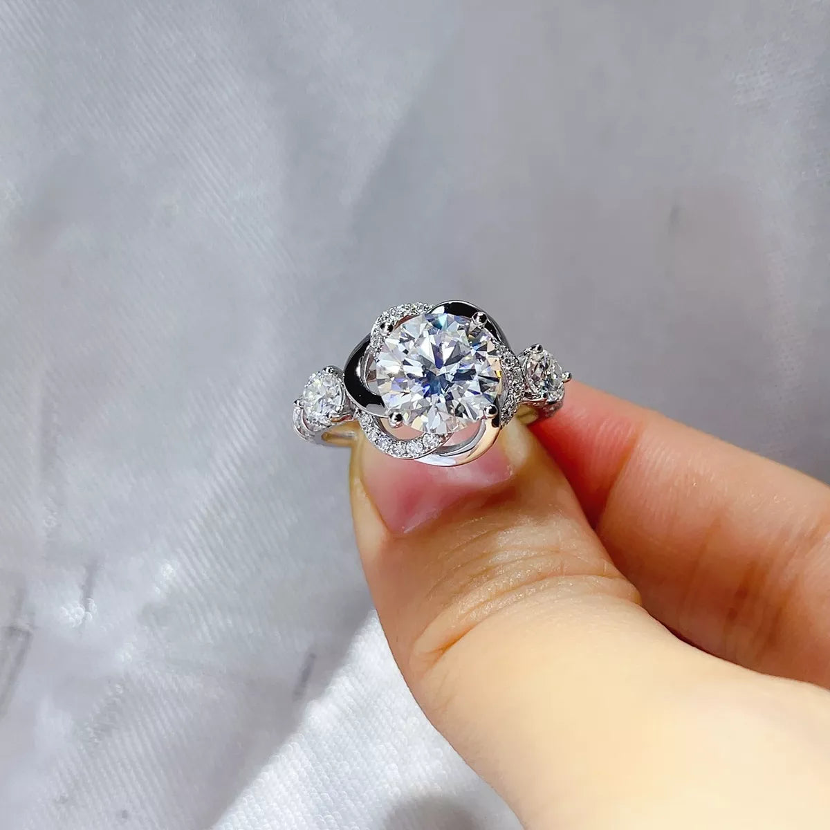 3 Carat 925 Sterling Silver Moissanite Ring Secondary image