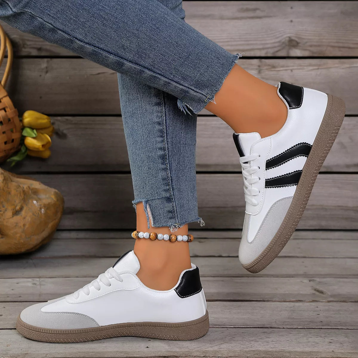 Lace Up Casual Sneakers Secondary image