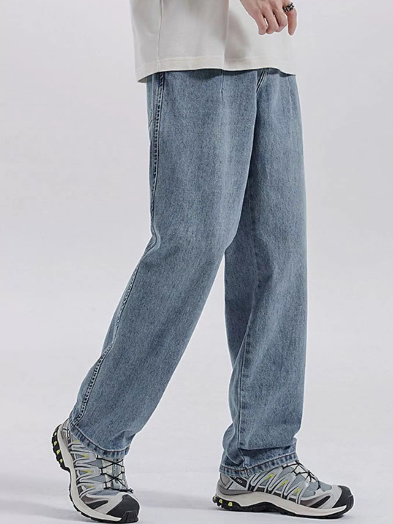Men's Washed Wide Leg Jeans Secondary image