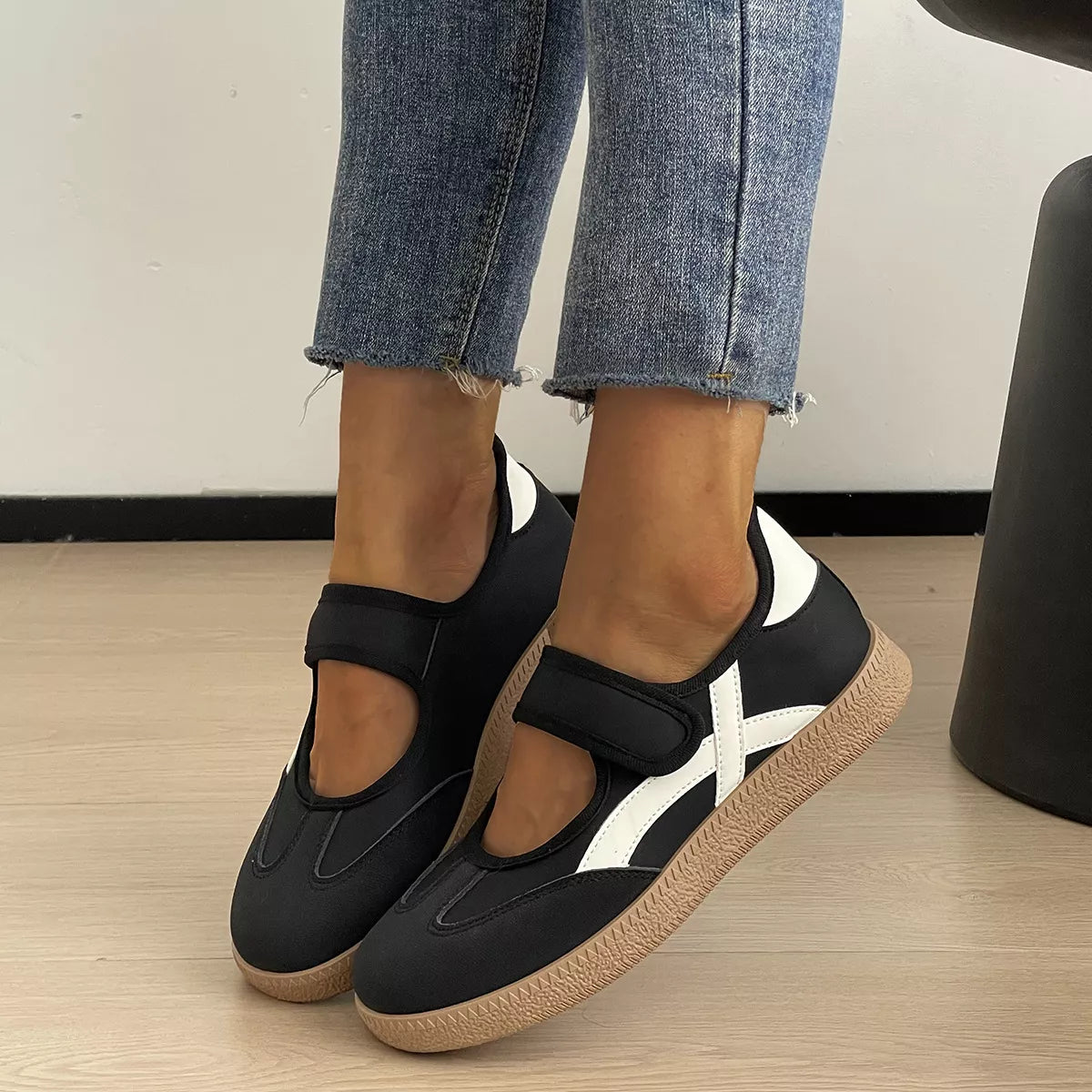 Round Toe Slip-Ons Secondary image