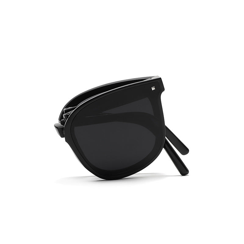 Lightweight Foldable Sunglasses Secondary image