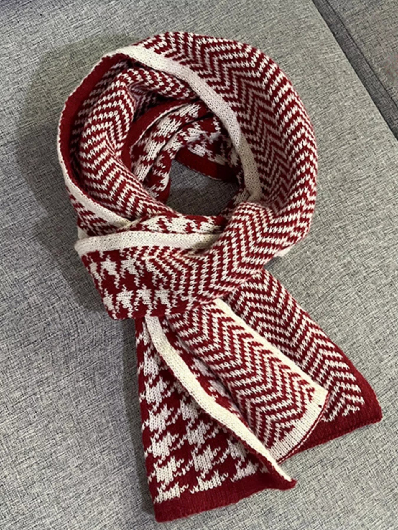 Houndstooth Pattern Warm Winter Scarf Secondary image