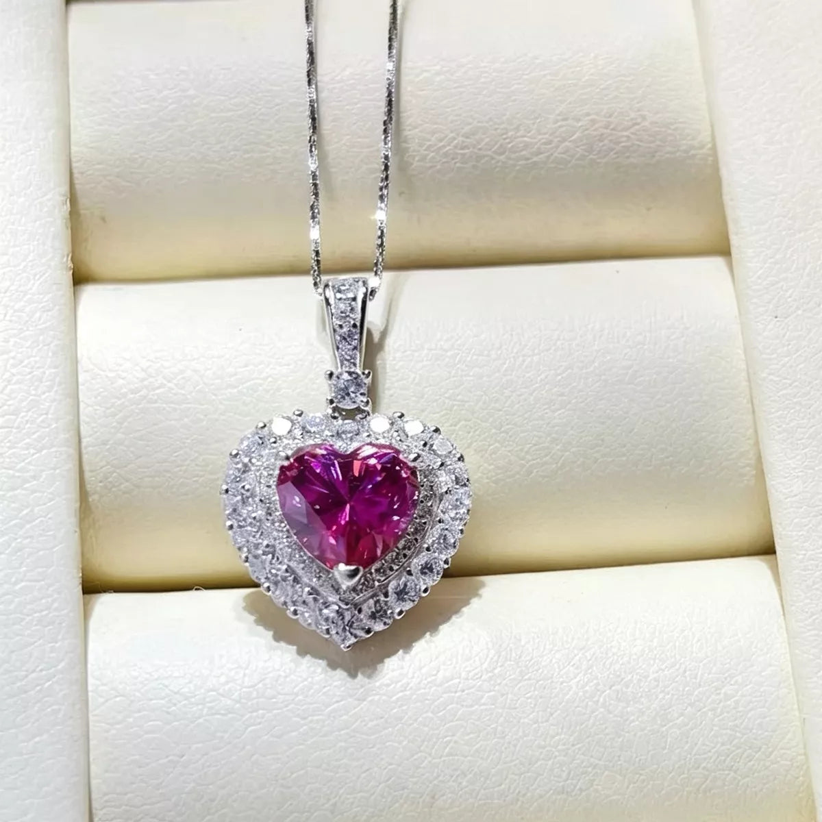 1 Carat 925 Sterling Silver Moissanite Necklace Secondary image