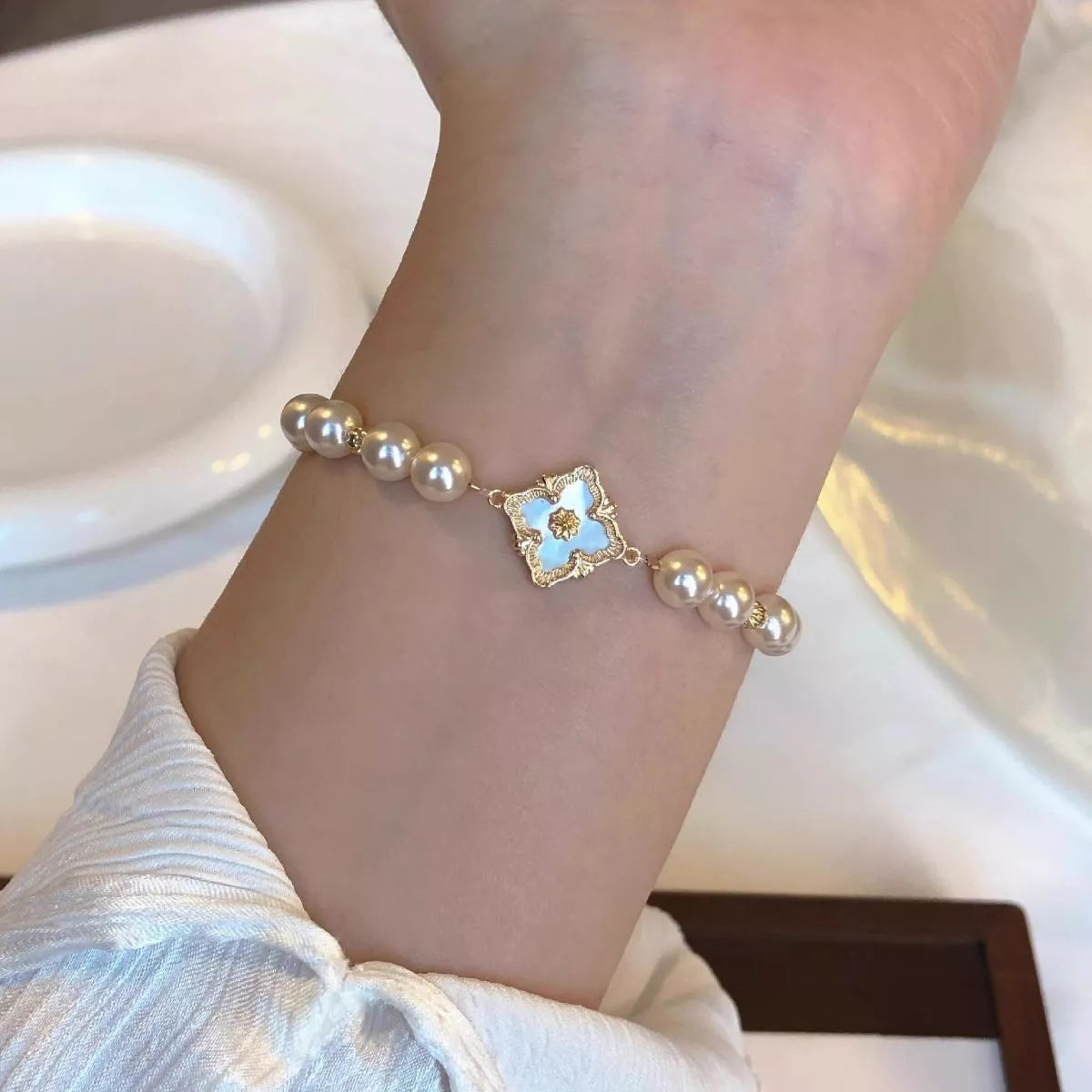 18K Gold-Plated Pearl Bracelet Secondary image