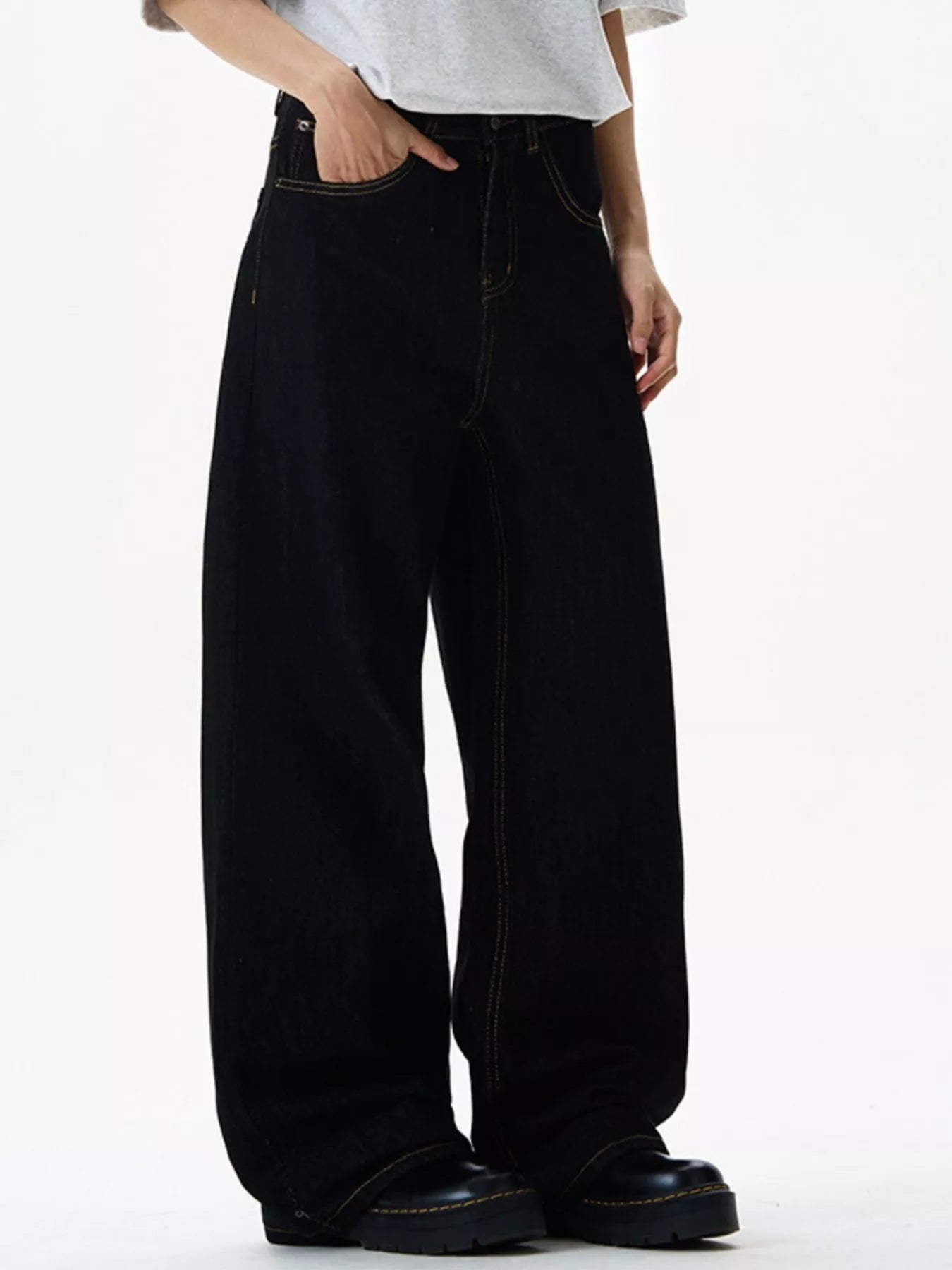 Men's Wide Leg Jeans Secondary image