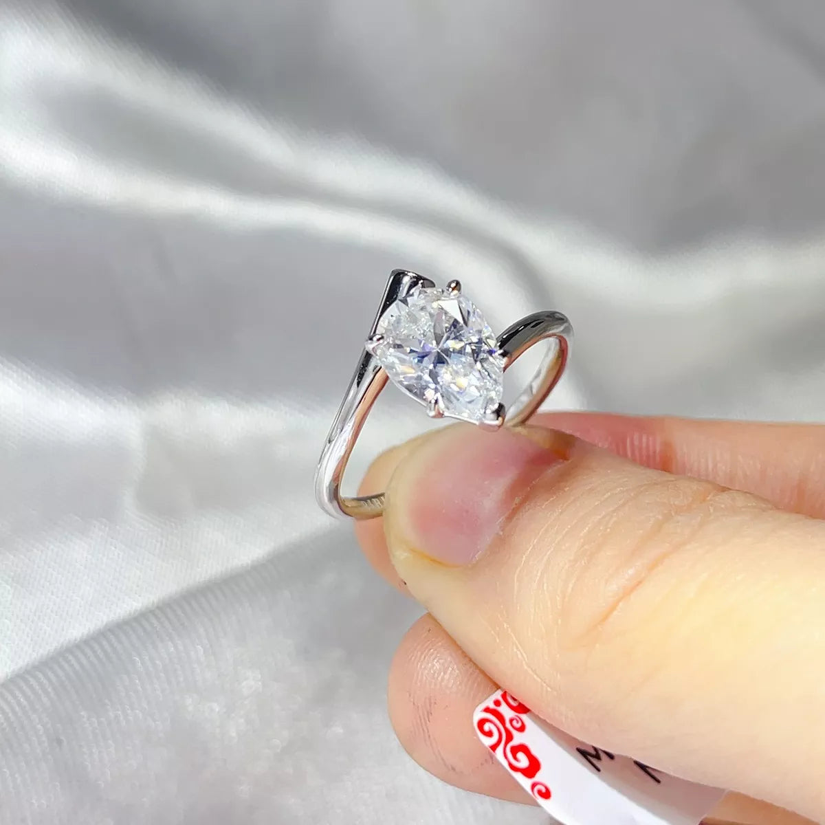 2 Carat 925 Sterling Silver Moissanite Ring Secondary image