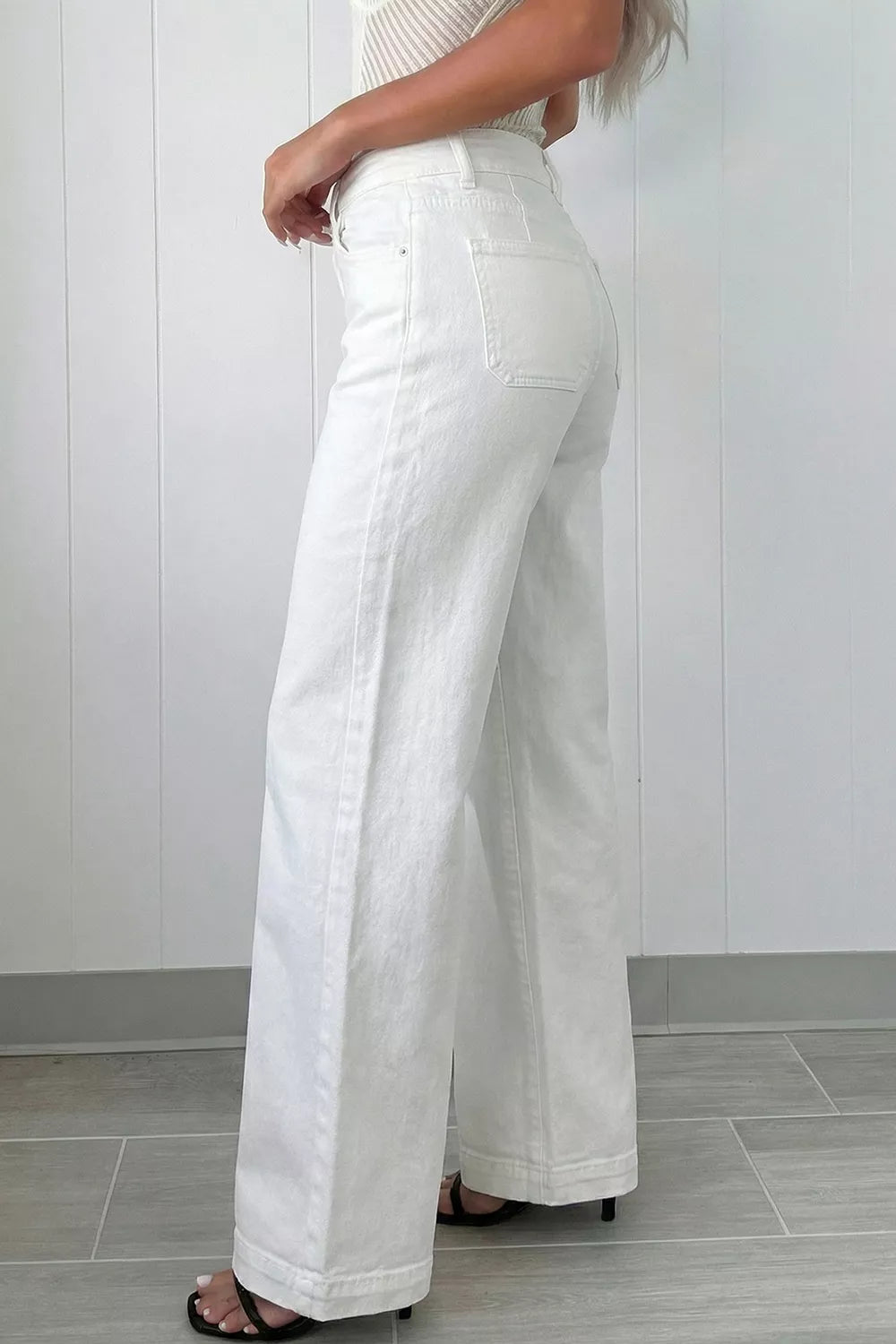 2-Button High Waist Wide Leg Jeans Secondary image