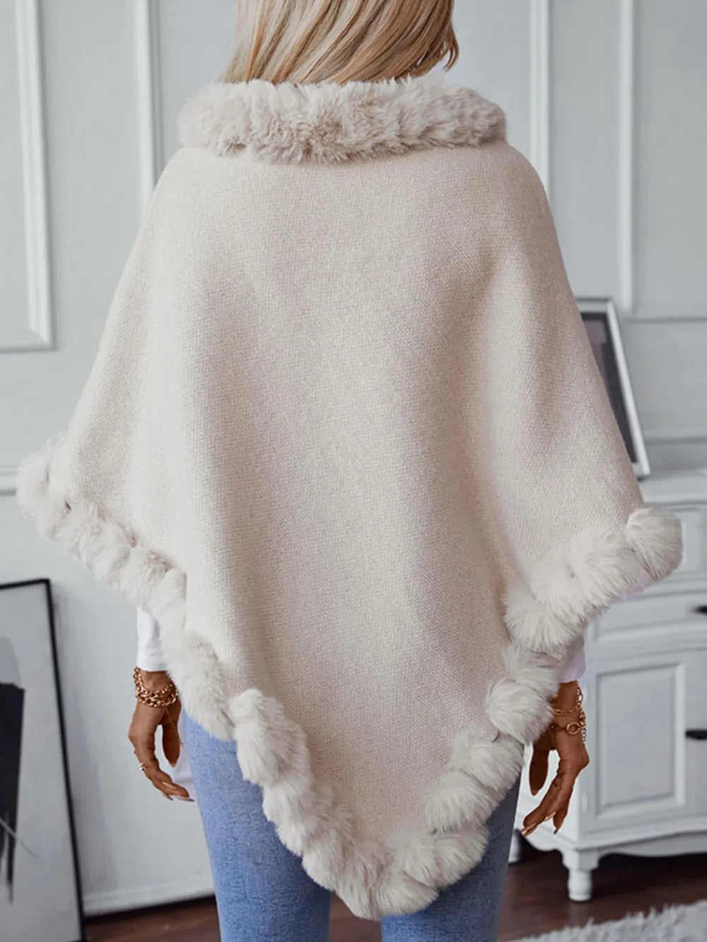 Fuzzy Trim Texture Three-Quarter Sleeve Poncho Secondary image