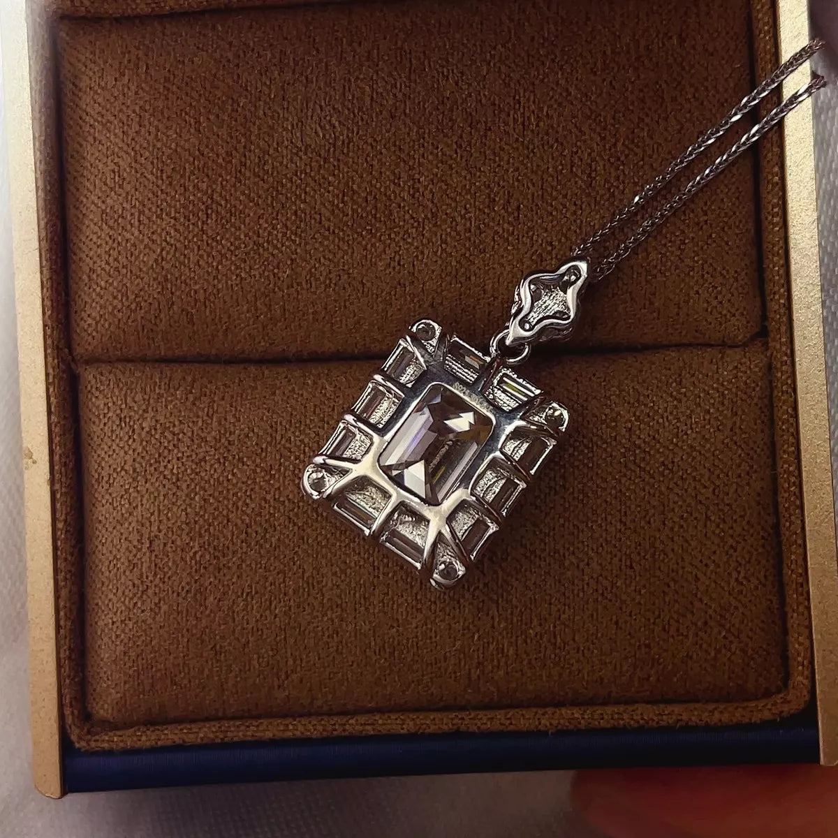 5 Carat 925 Sterling Silver Moissanite Pendant Necklace Secondary image
