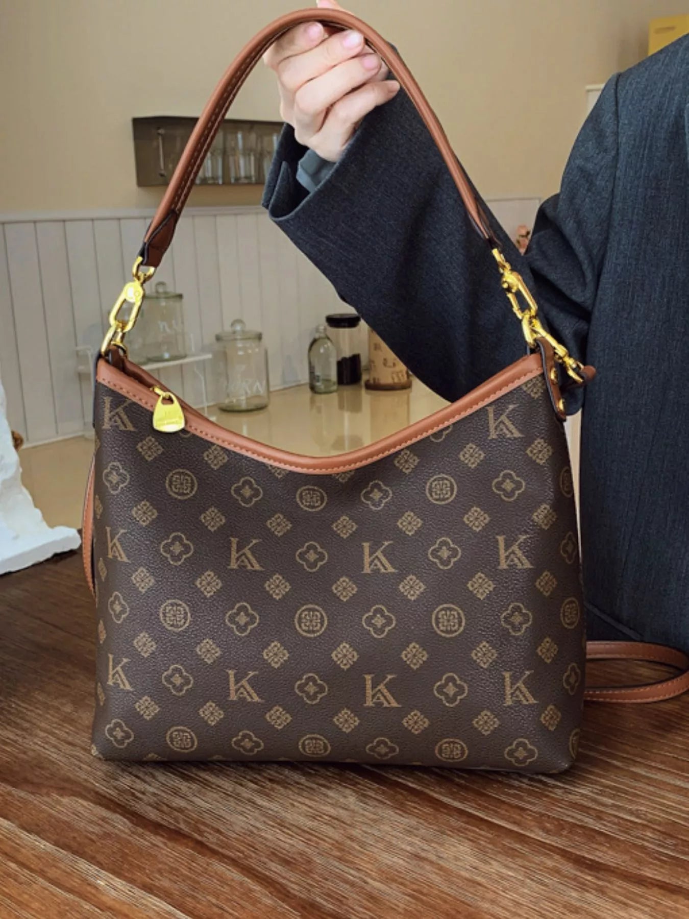 Monogram Pattern Shoulder Bag Secondary image