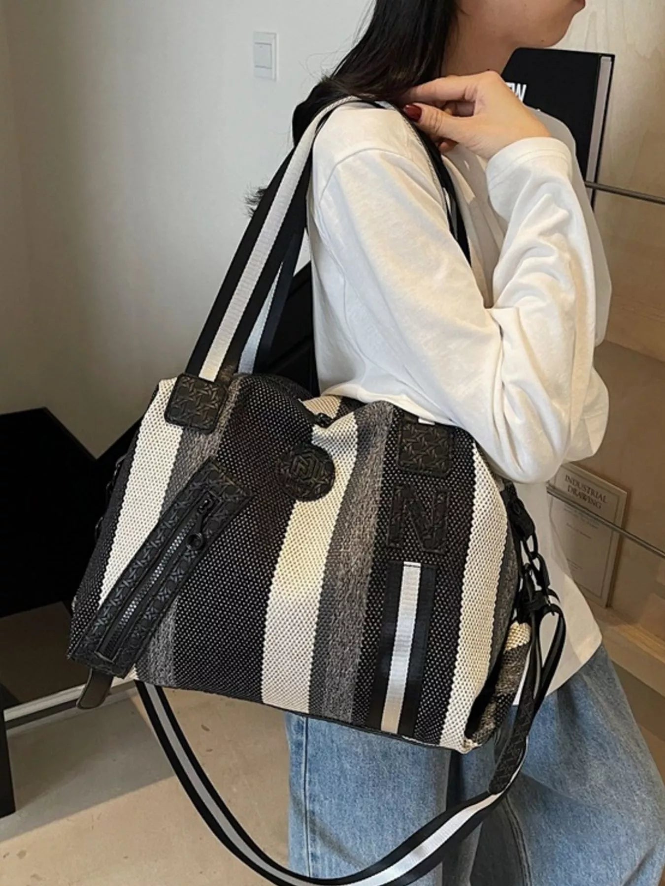 Striped Duffle Bag Secondary image