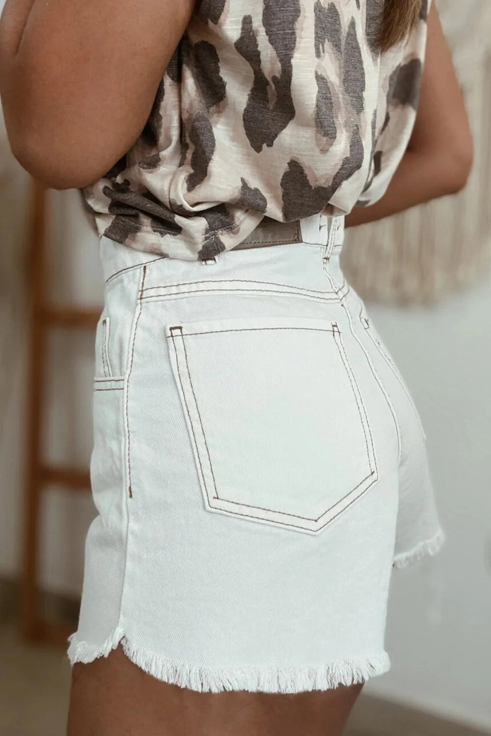 Raw Hem High Waist Denim Shorts Secondary image