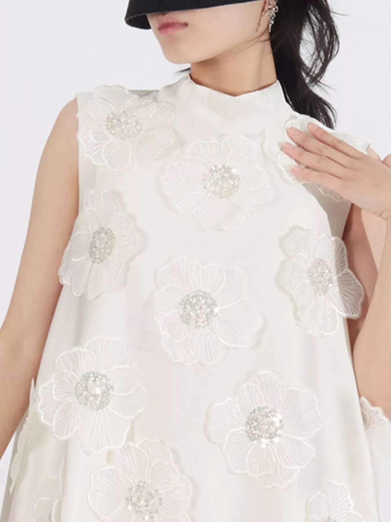 Floral Embellished Sleeveless Maxi Dress Secondary image
