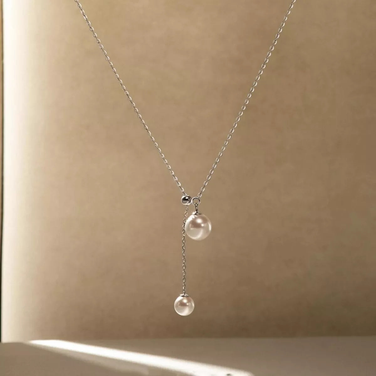 Pearl Pendant Y Necklace Secondary image