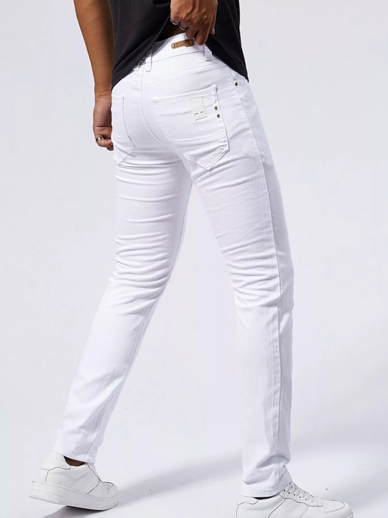 Men's Straight Leg Jeans Secondary image