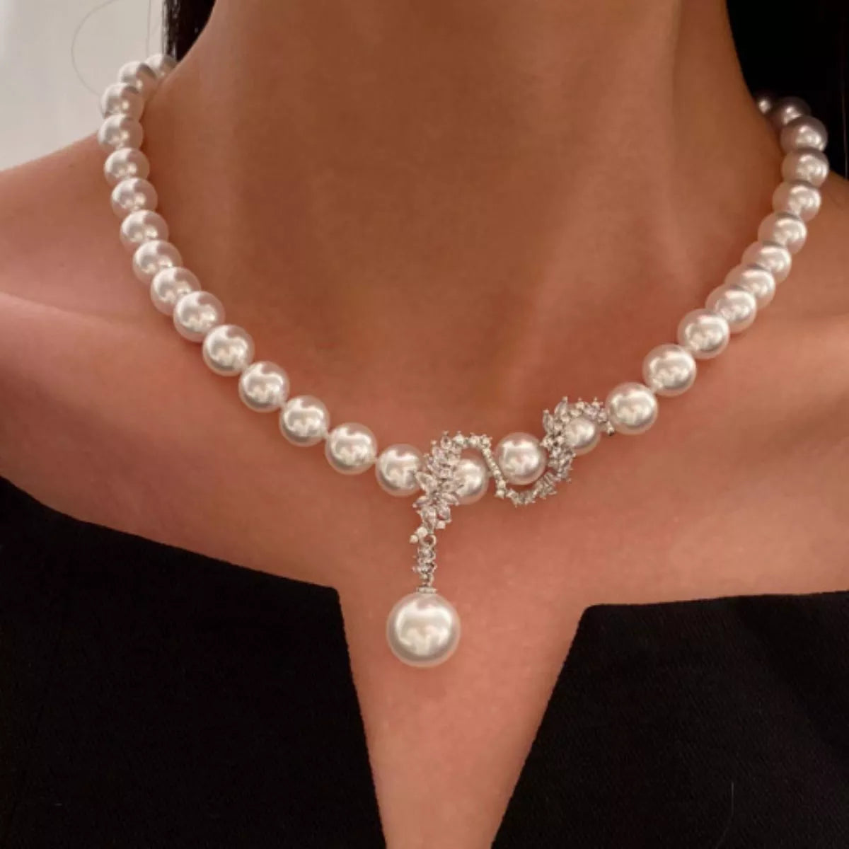 Zircon Pearl Necklace Secondary image