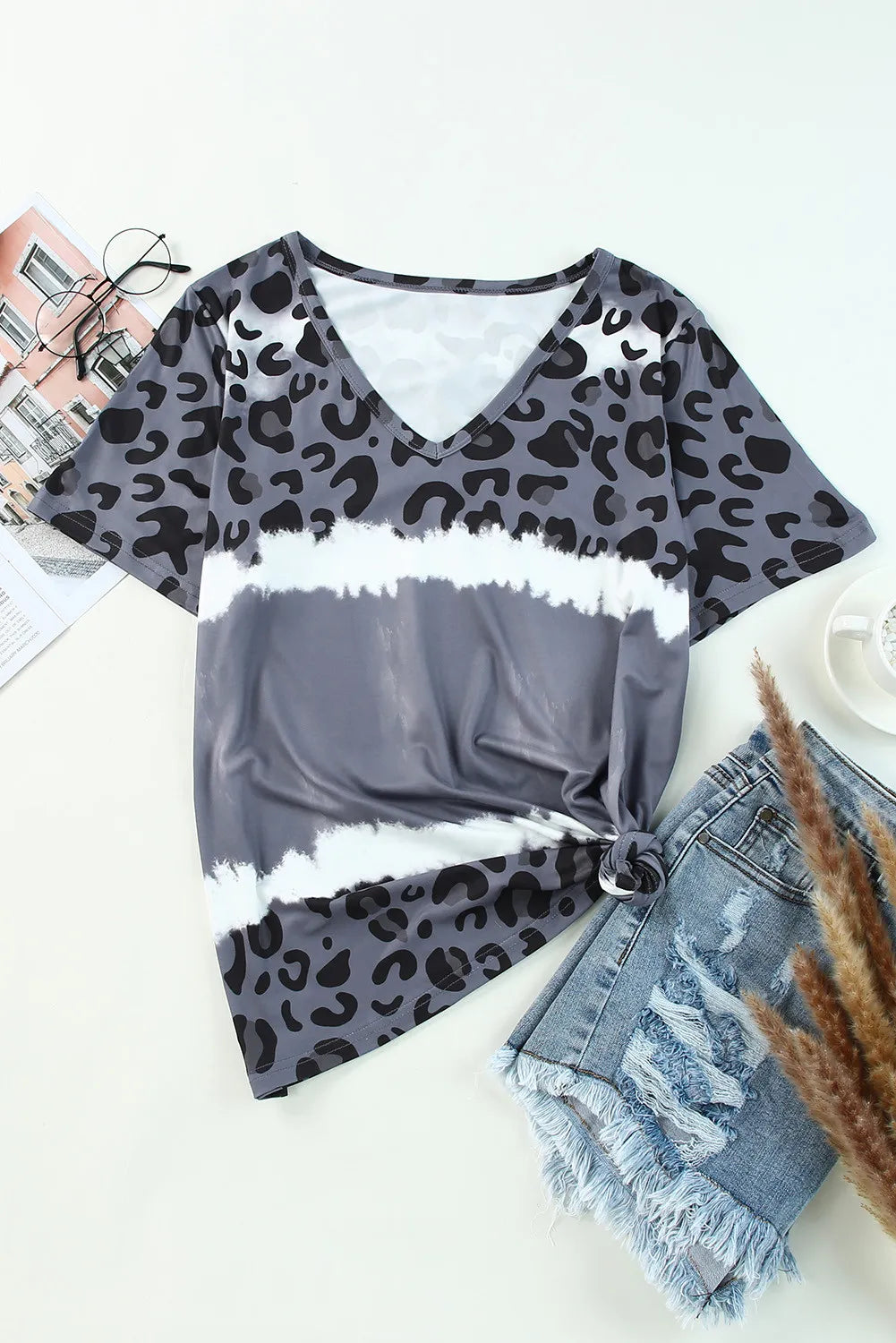 Leopard V-Neck Short Sleeve T-Shirt Secondary image