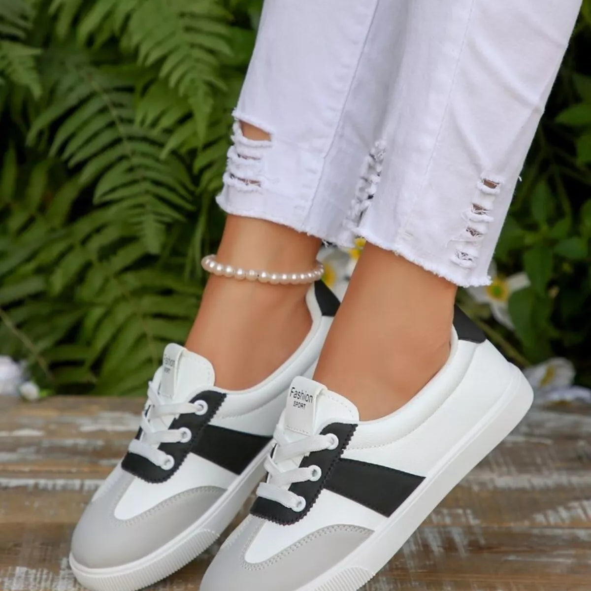 Round Toe Lace Up Sneakers Secondary image