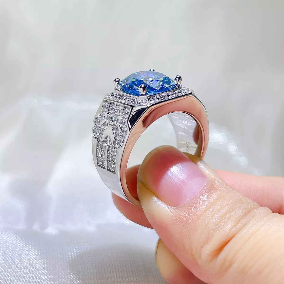 3 Carat 925 Sterling Silver Moissanite Ring Secondary image