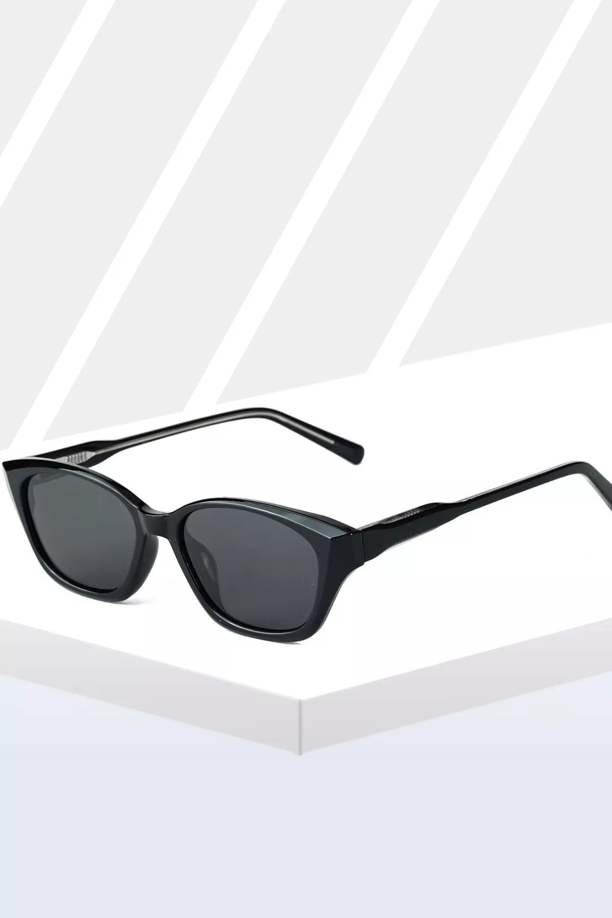 UV Protection Sunglasses Secondary image
