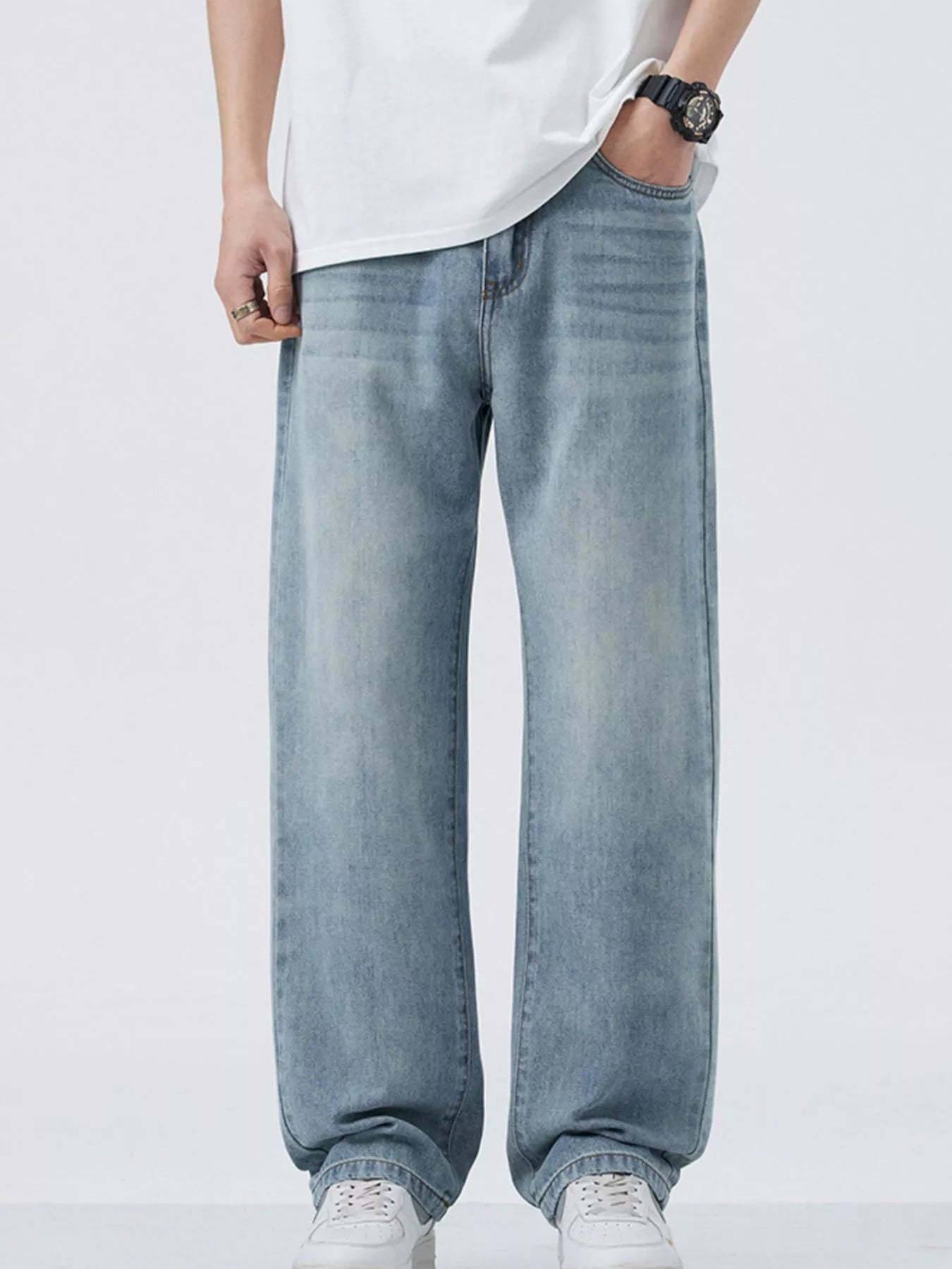 Men's Wide Leg Relaxed Fit Jeans Secondary image