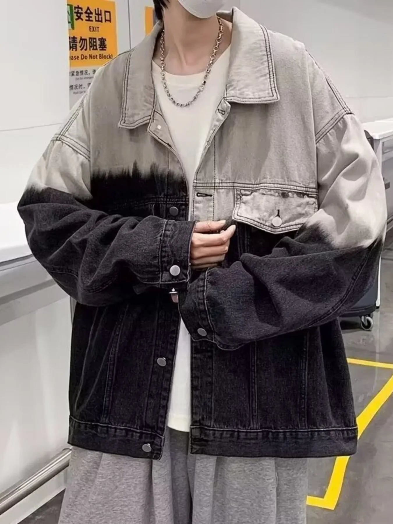 Men's Plus Size Gradient Wash Denim Jacket Secondary image