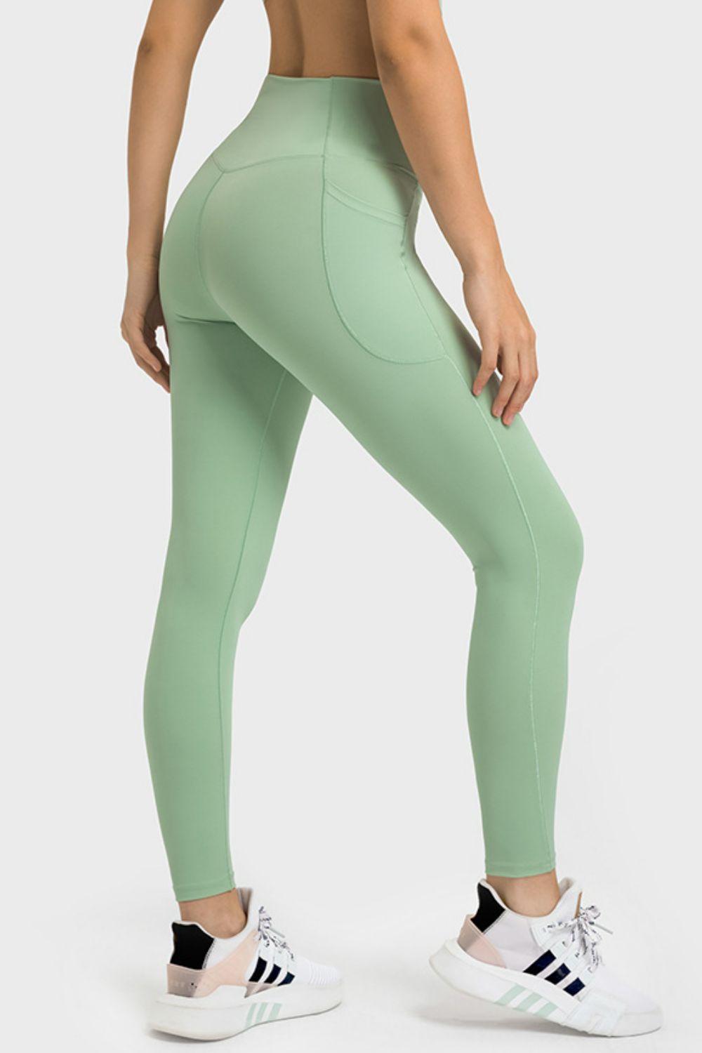 Millennia V-Waist Yoga Leggings with Pockets Secondary image