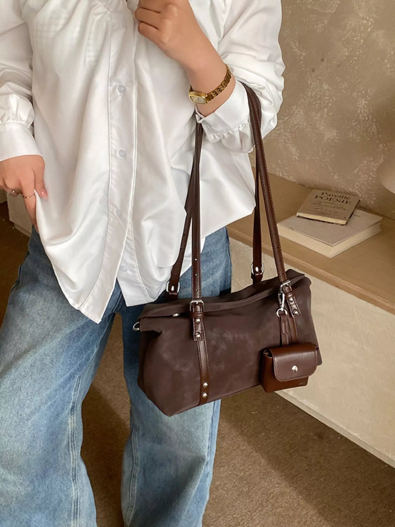 Leather Shoulder Bag with Detachable Pouch Secondary image