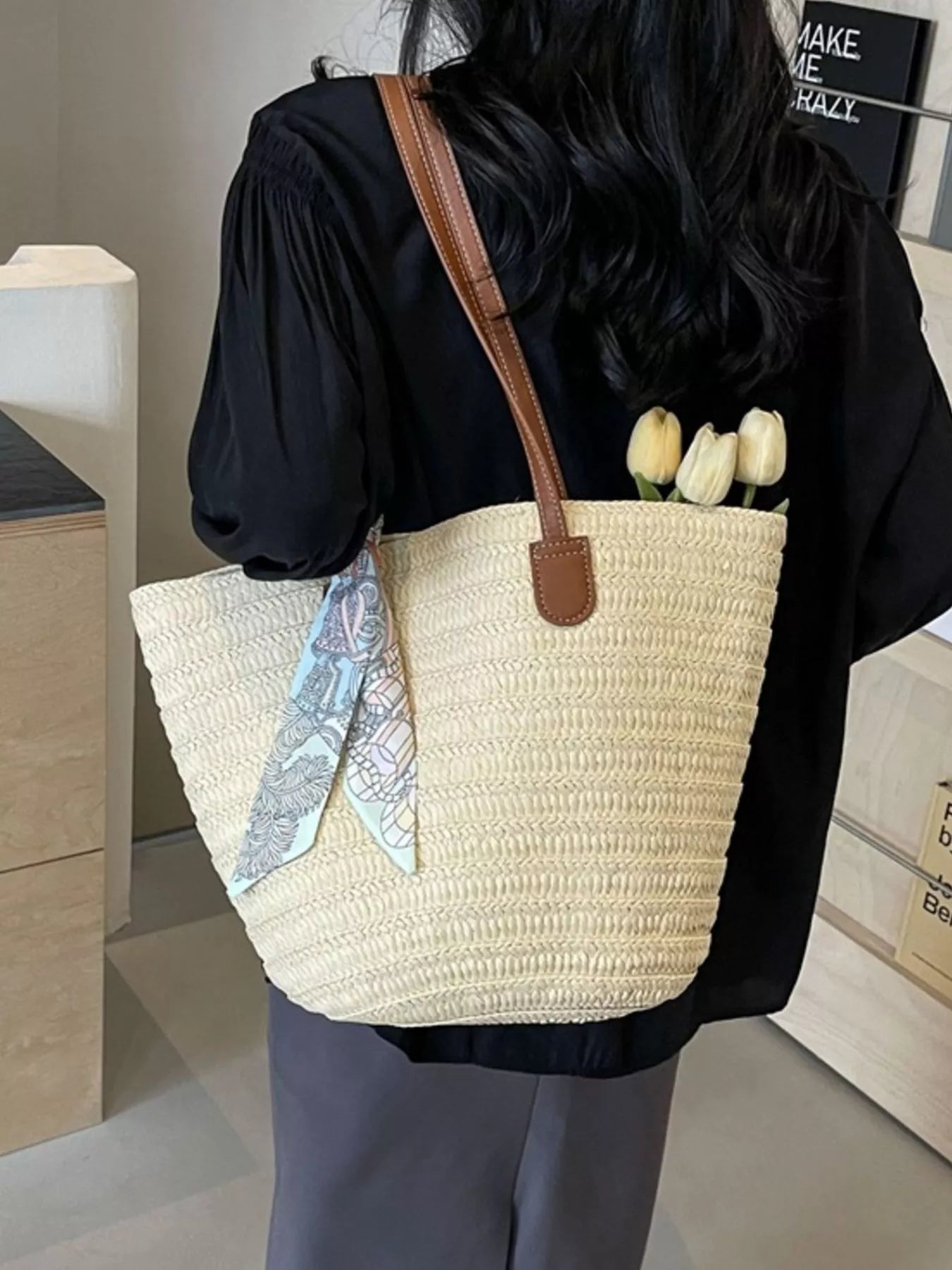 Straw Woven Shoulder Bag Secondary image