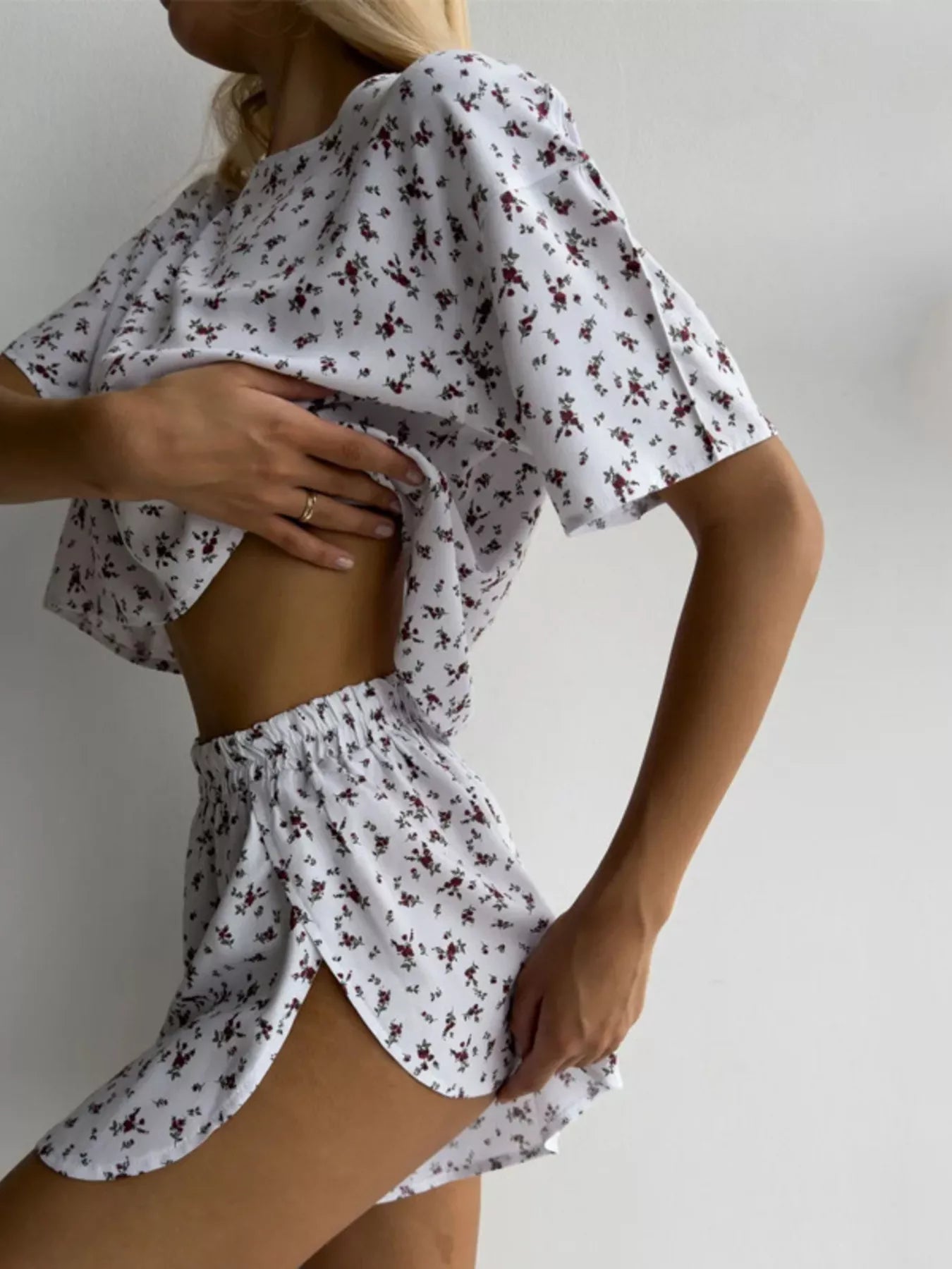 Floral Print Relaxed Fit Top and Shorts Lounge Set Secondary image