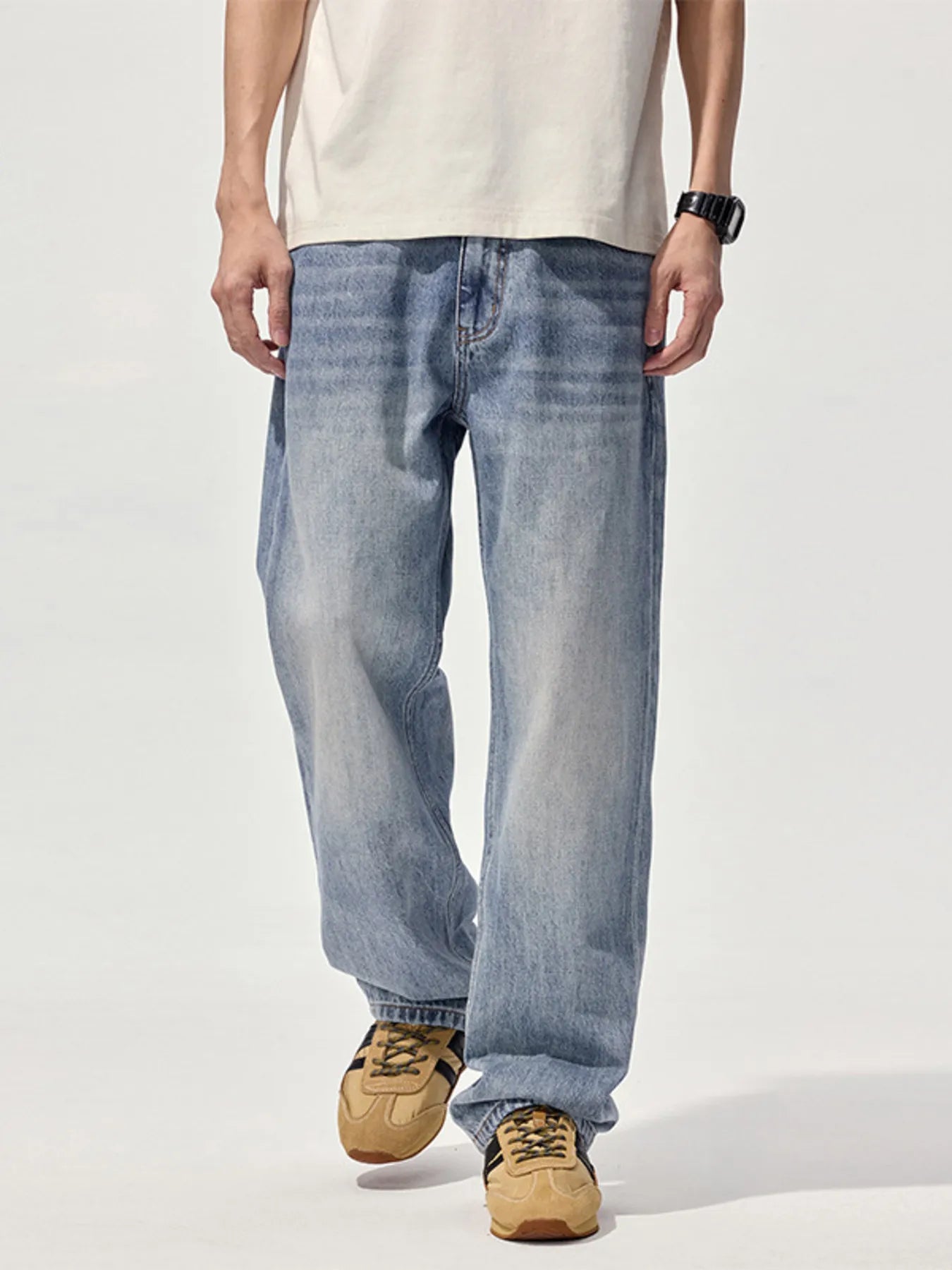 Men's Wash Relaxed Fit Jeans Secondary image