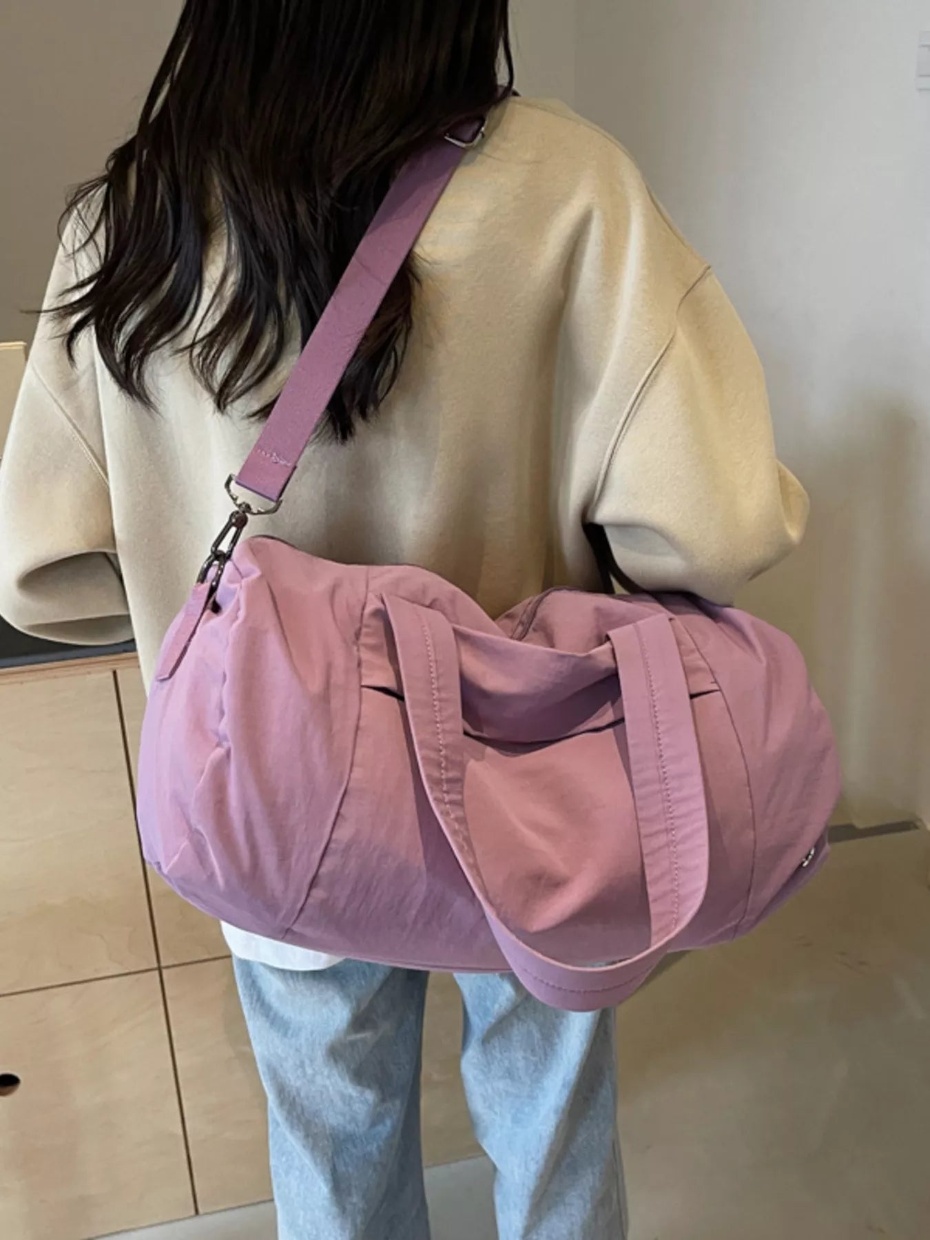 Solid Color Lightweight Travel Duffel Bag Secondary image