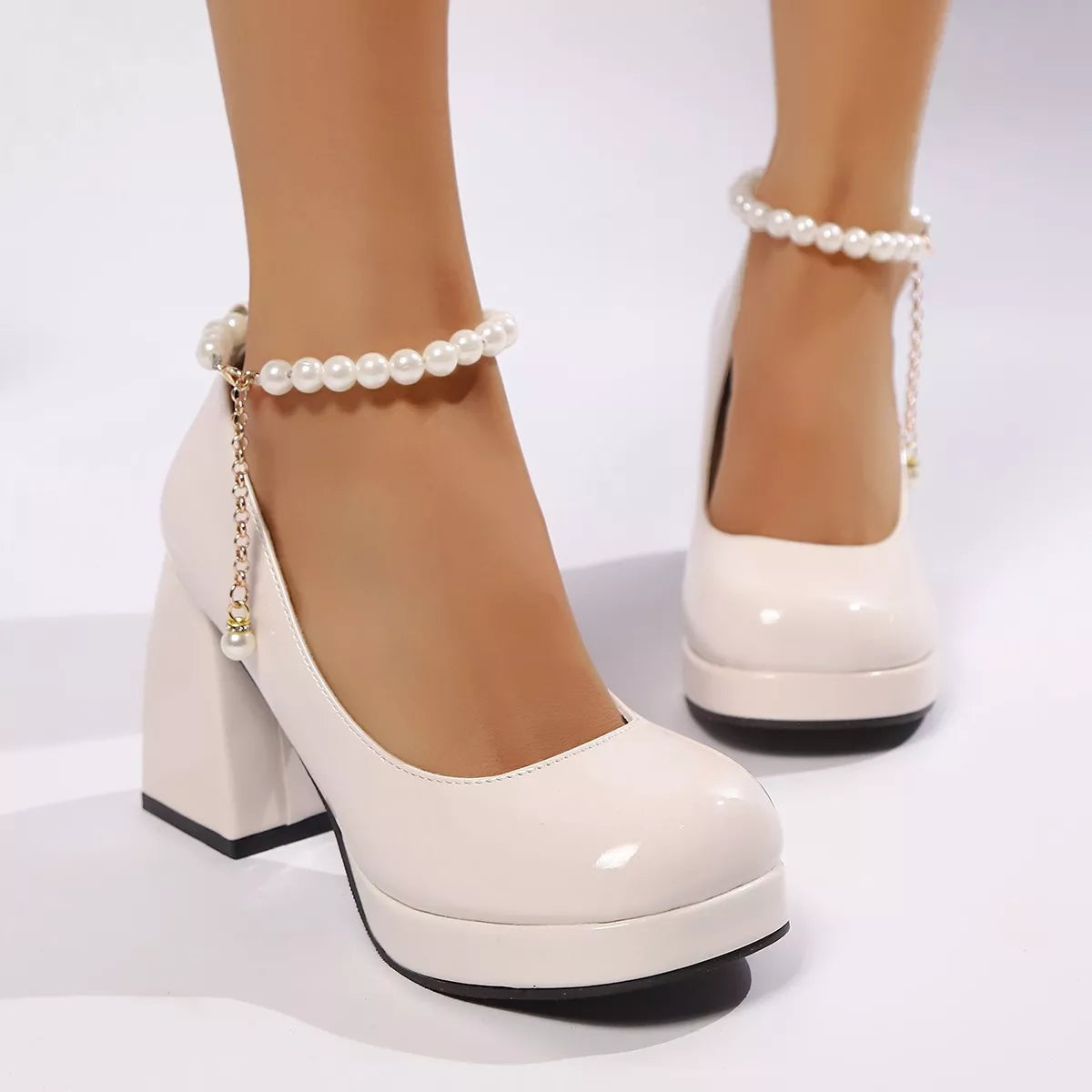 Round Toe Block Heels Pumps Secondary image