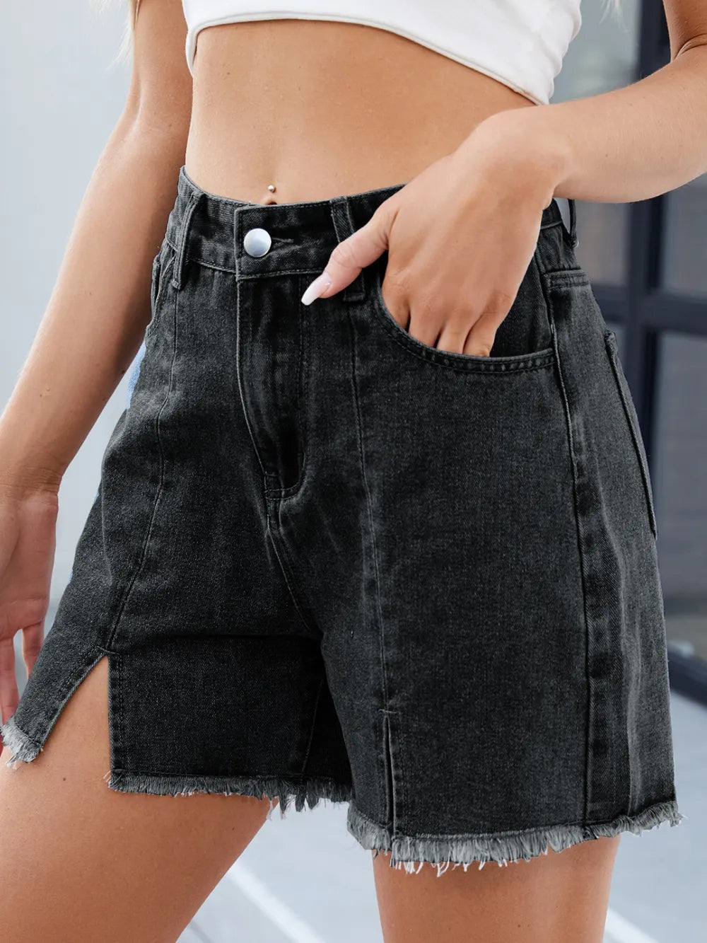 Raw Hem Slit Denim Shorts Secondary image