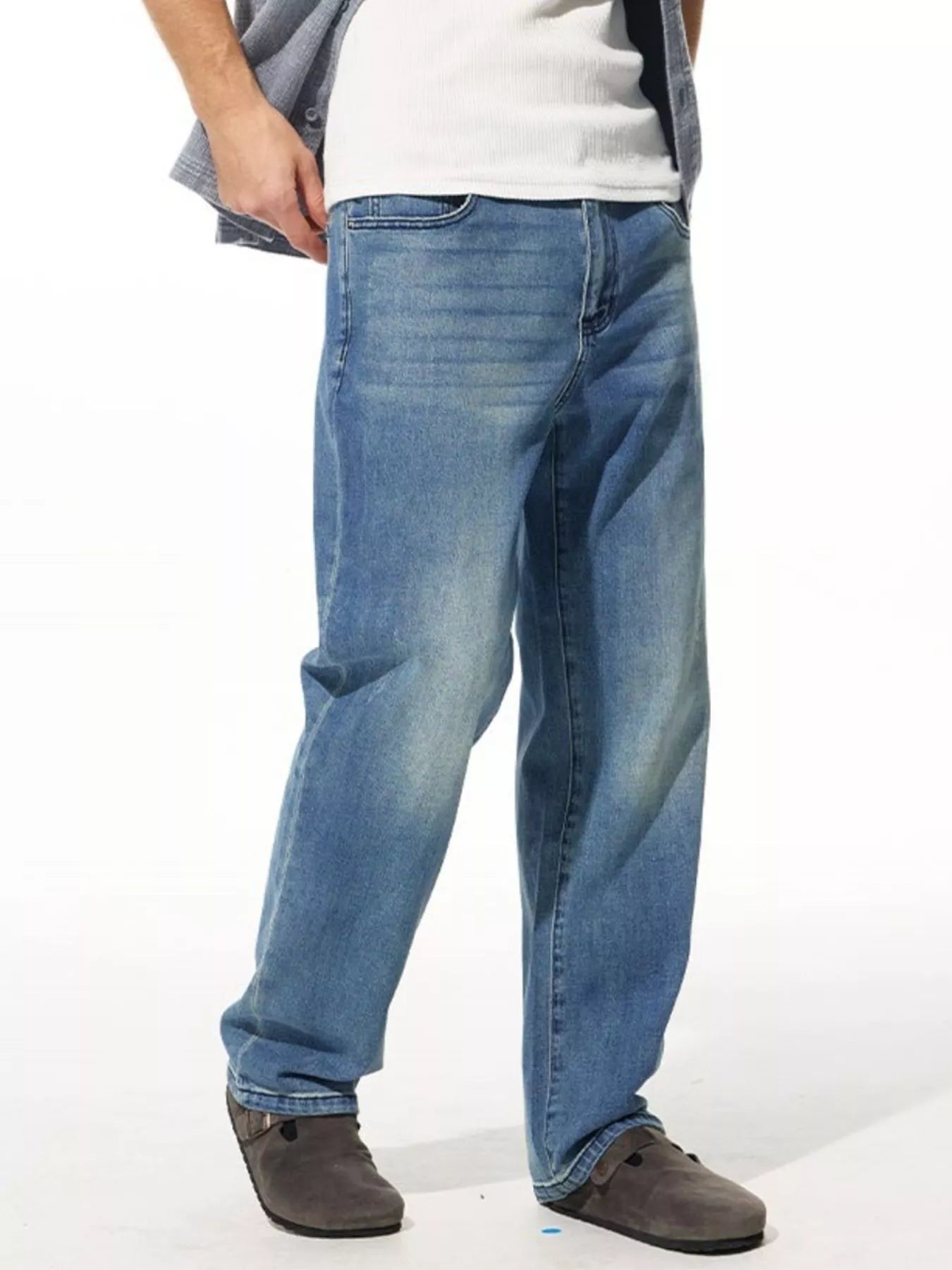 Men's Washed Wide Leg Jeans Secondary image