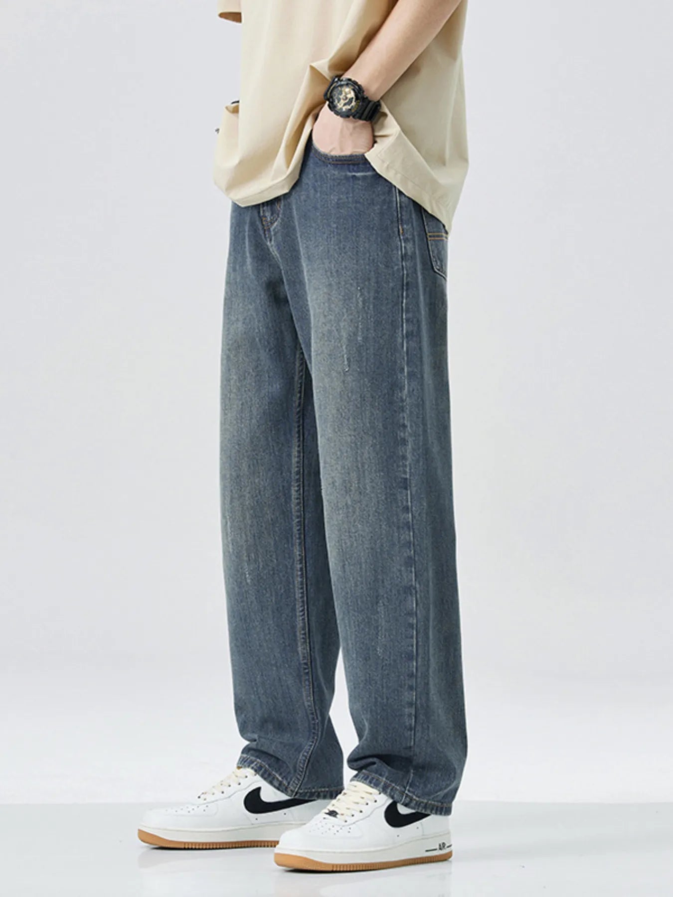 Men's Wide Leg Relaxed Fit Jeans Secondary image