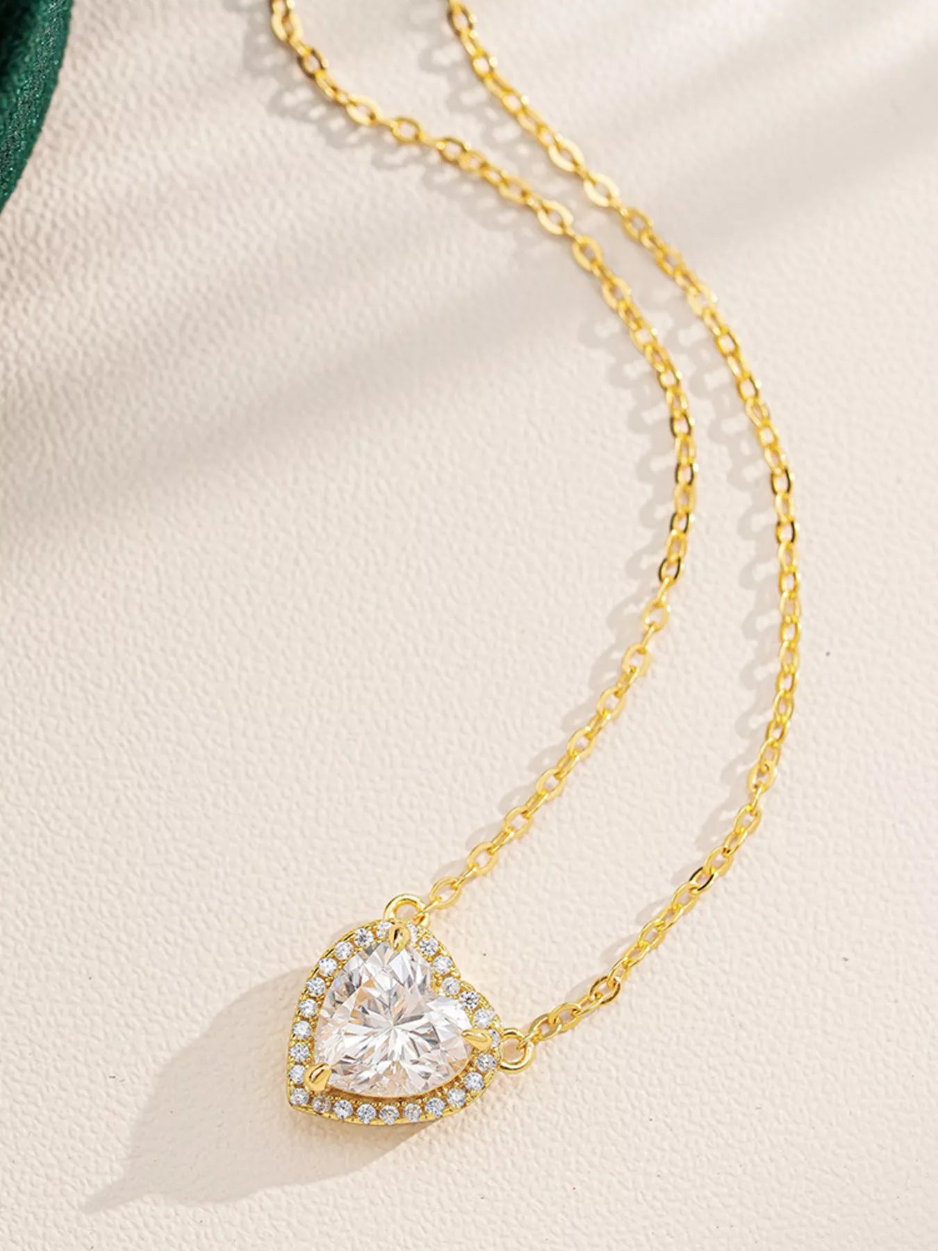 2 Carat 18K Gold-Plated Moissanite Heart Necklace Secondary image