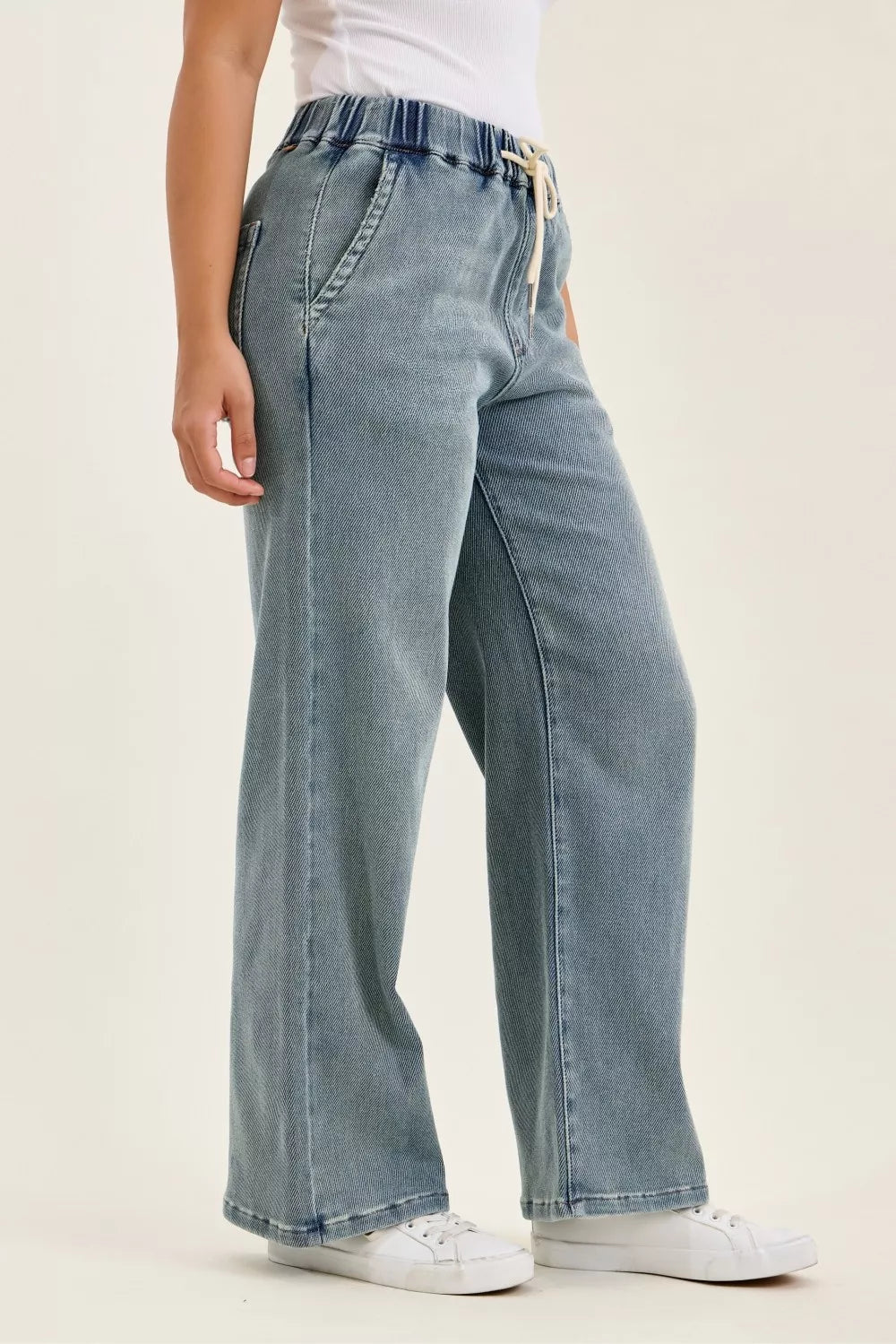 Judy Blue Hight Waist Wilhelmina Baggy Jeans with Md Aged Stone Blue Wash Secondary image