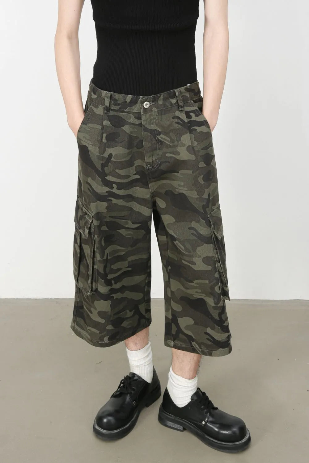 Men's Camouflage Denim Cargo Shorts Secondary image