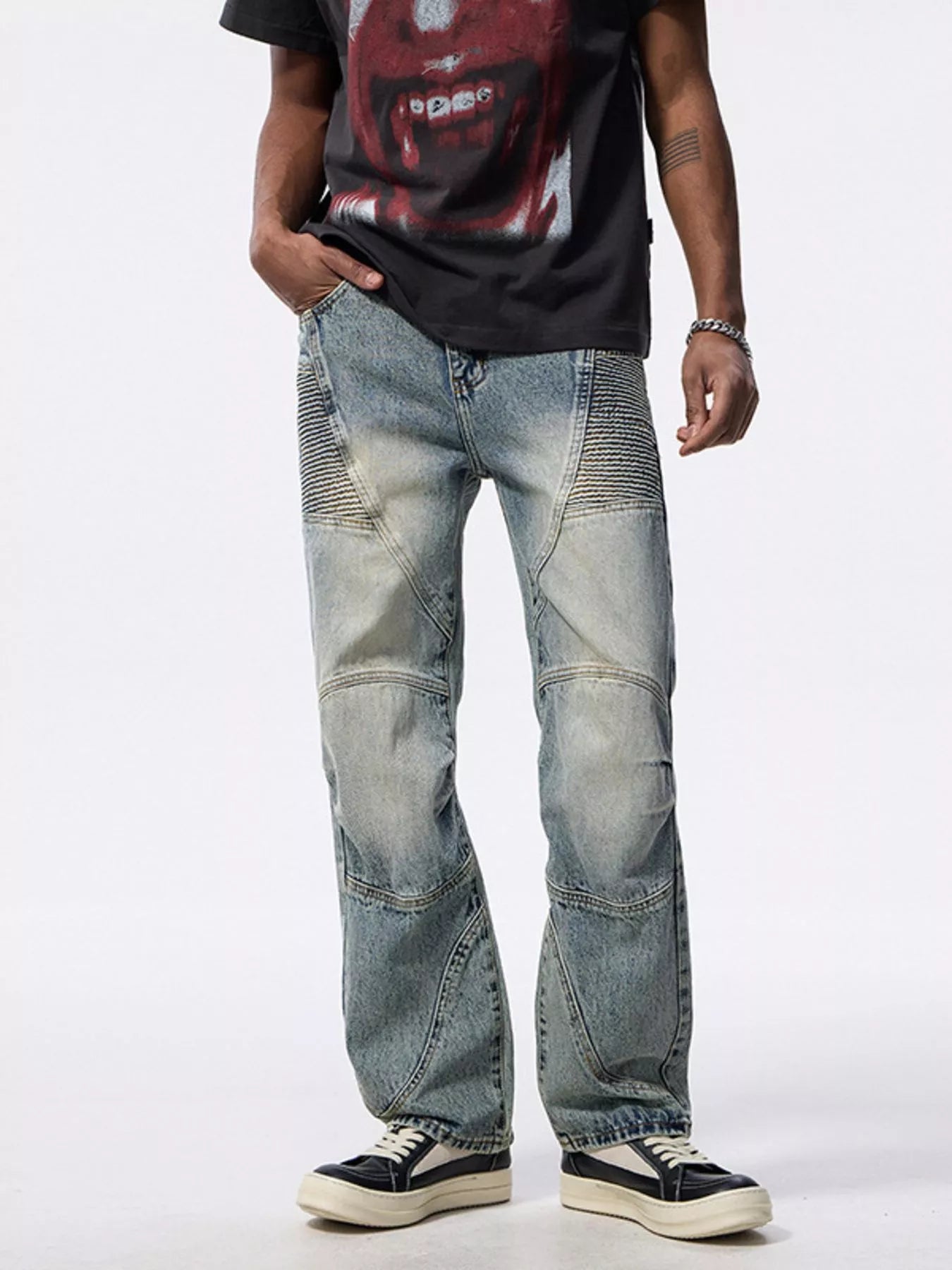 Men's Washed Wide Leg Jeans Secondary image