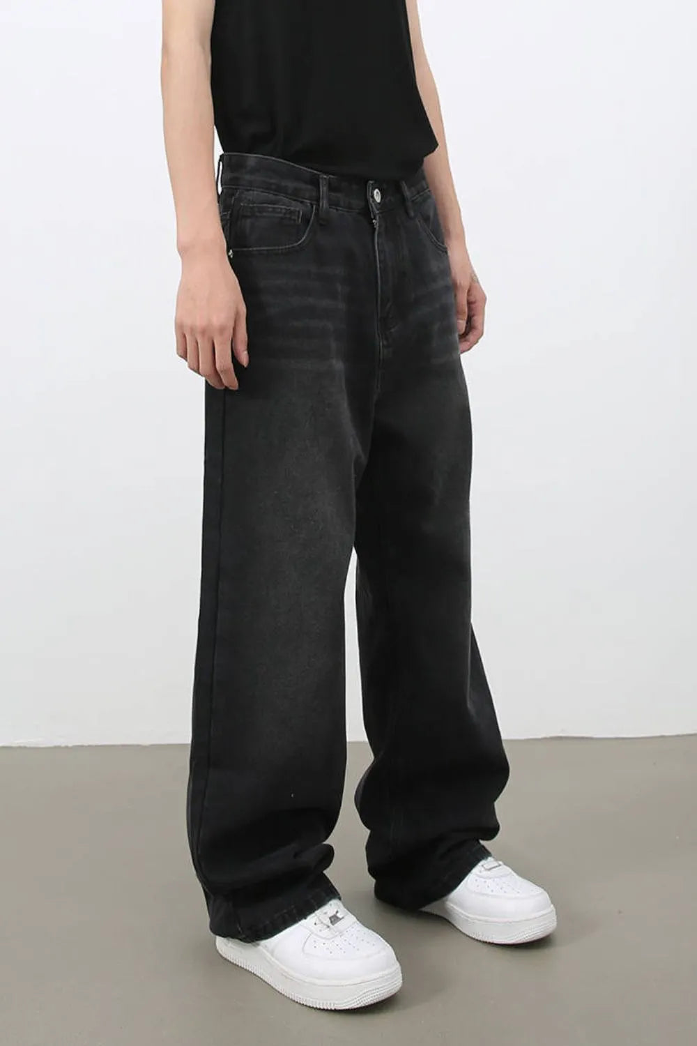 Men's Wide Leg Jeans with Pockets Secondary image
