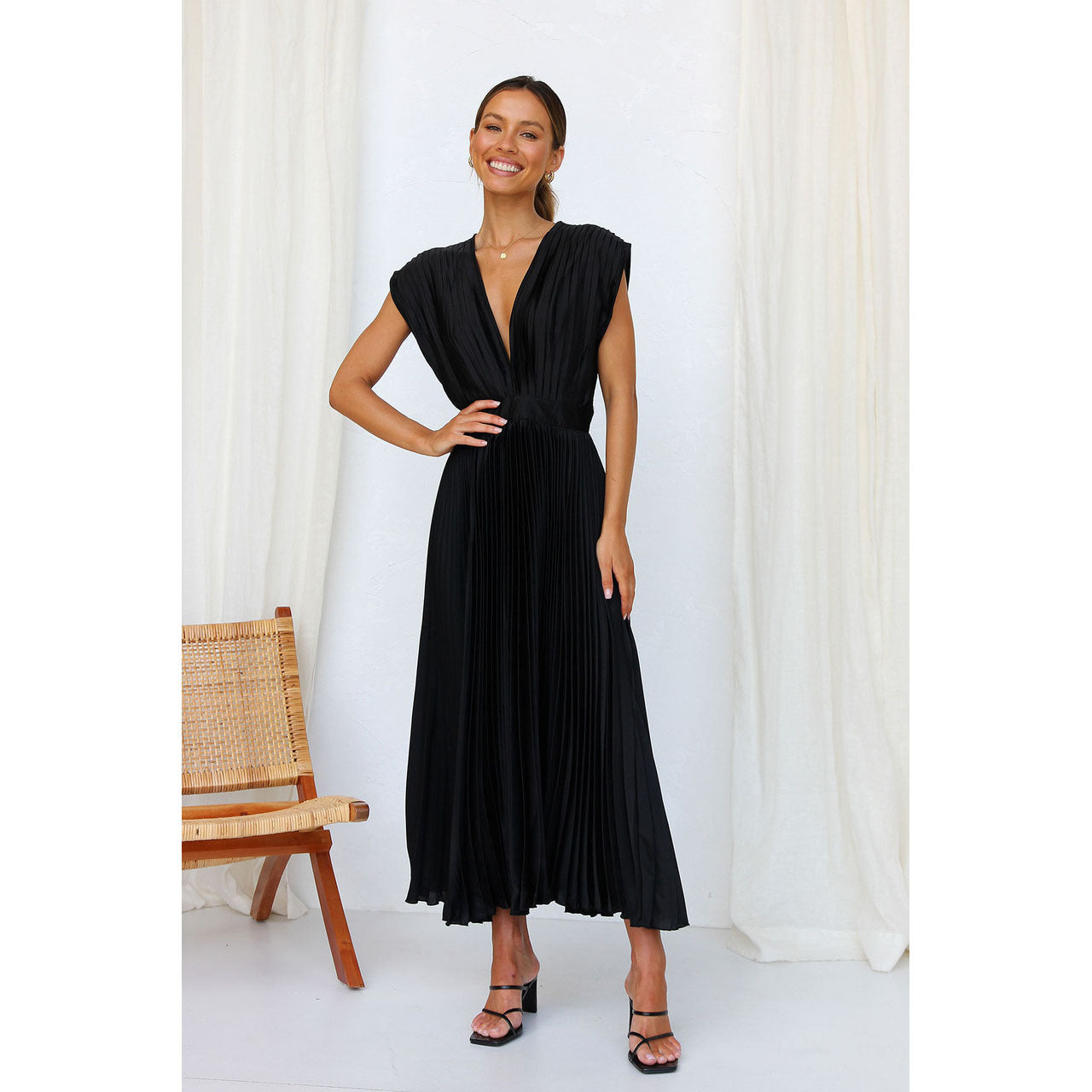 Summer V-neck Pleated Dress INS Fashion Casual Loose Zip Sleeveless Dresses For Women Clothing Secondary image
