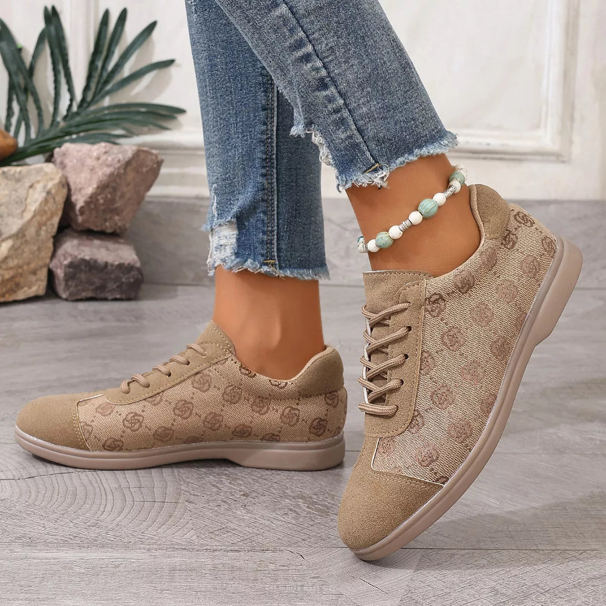 Round Toe Lace Up Sneakers Secondary image