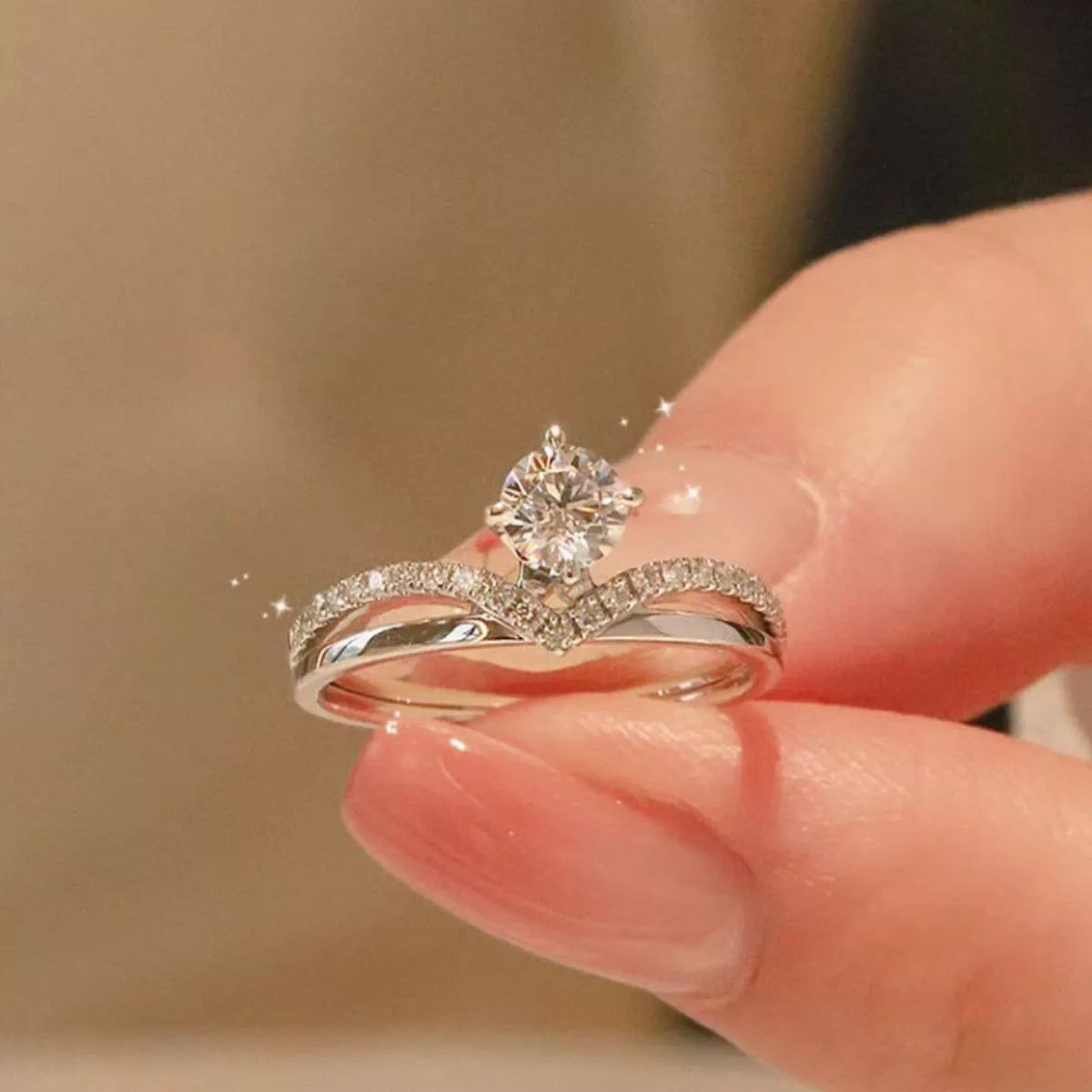 1 Carat 925 Sterling Silver Moissanite Ring Secondary image