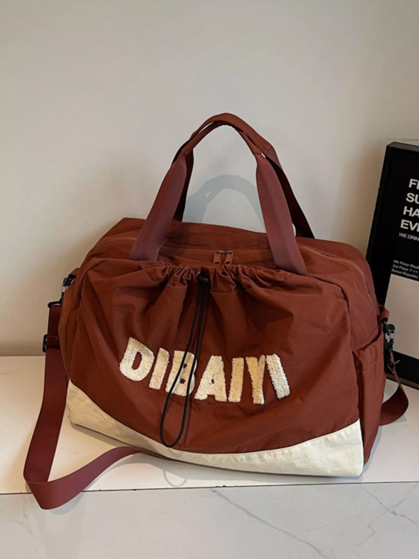 Color Block Large Capacity Travel Bag Secondary image